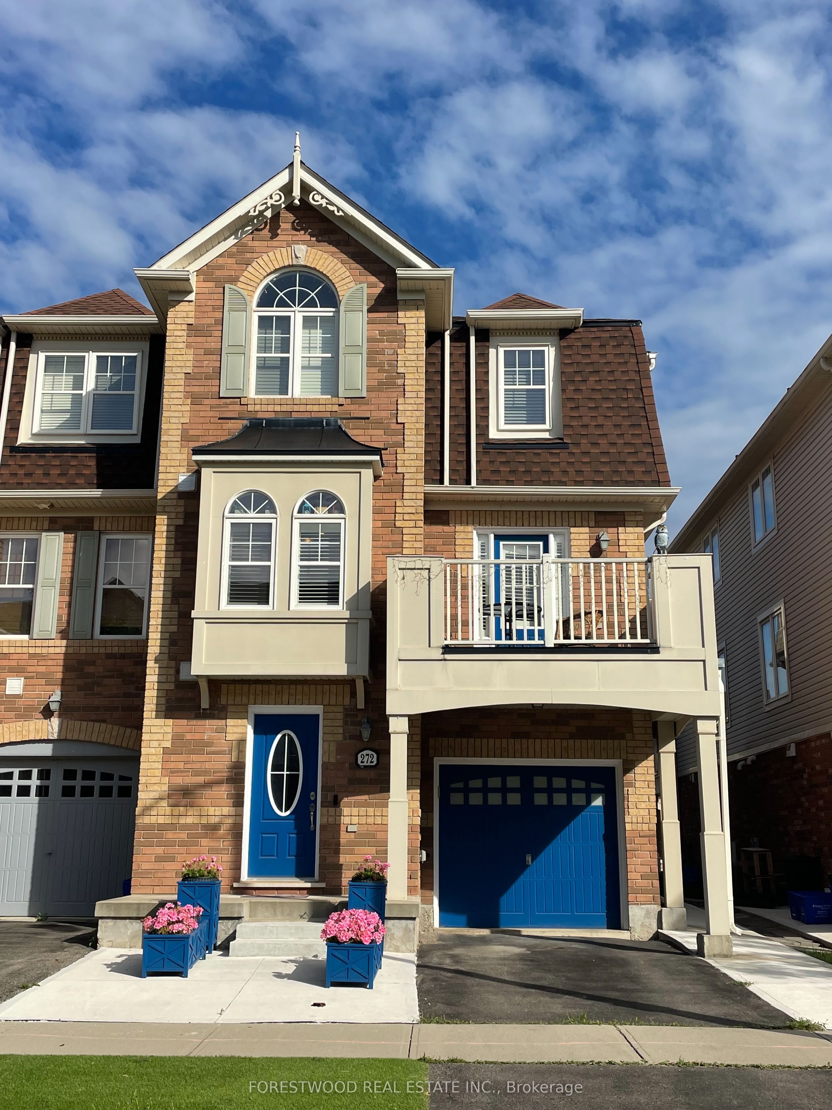 272 Wetenhall Lndg Property Photo 1