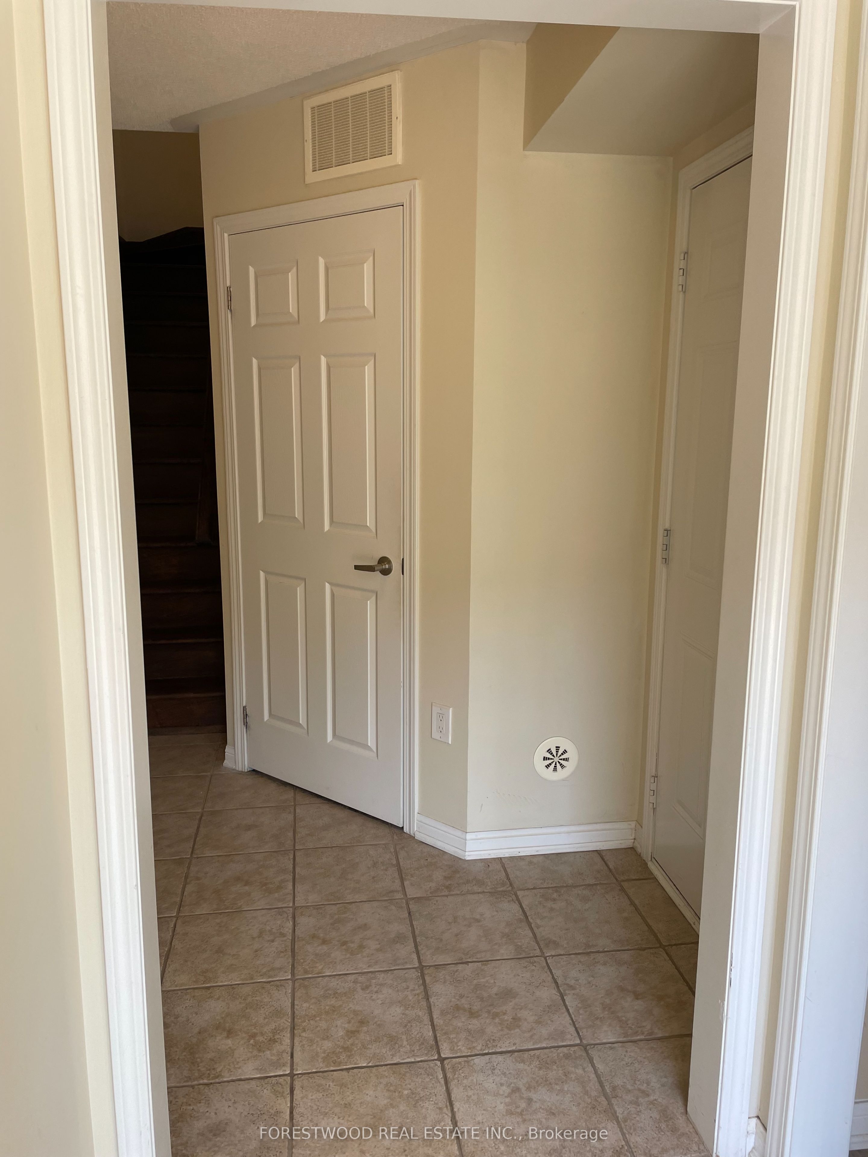 272 Wetenhall Lndg Property Photo 2