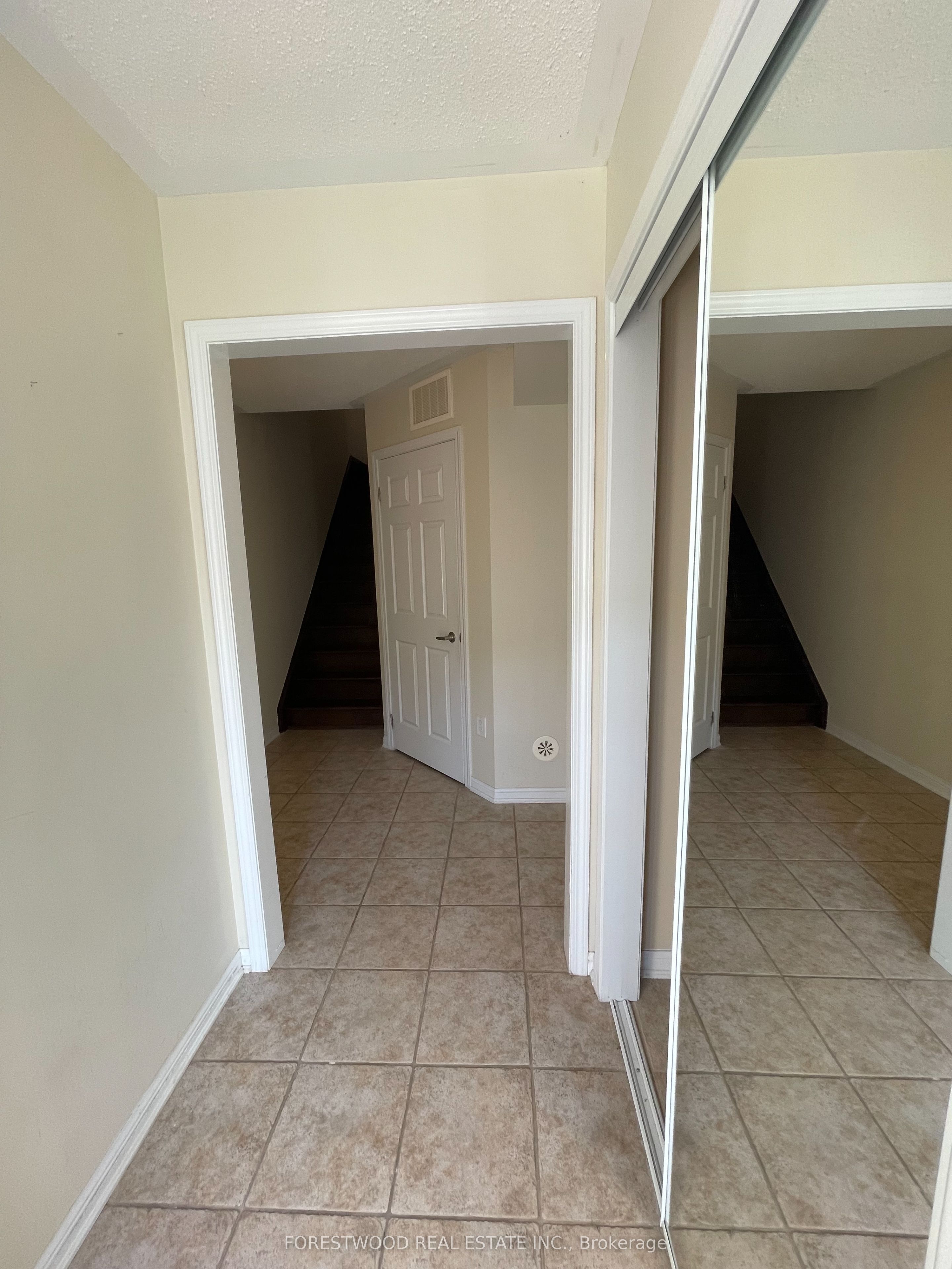 272 Wetenhall Lndg Property Photo 3