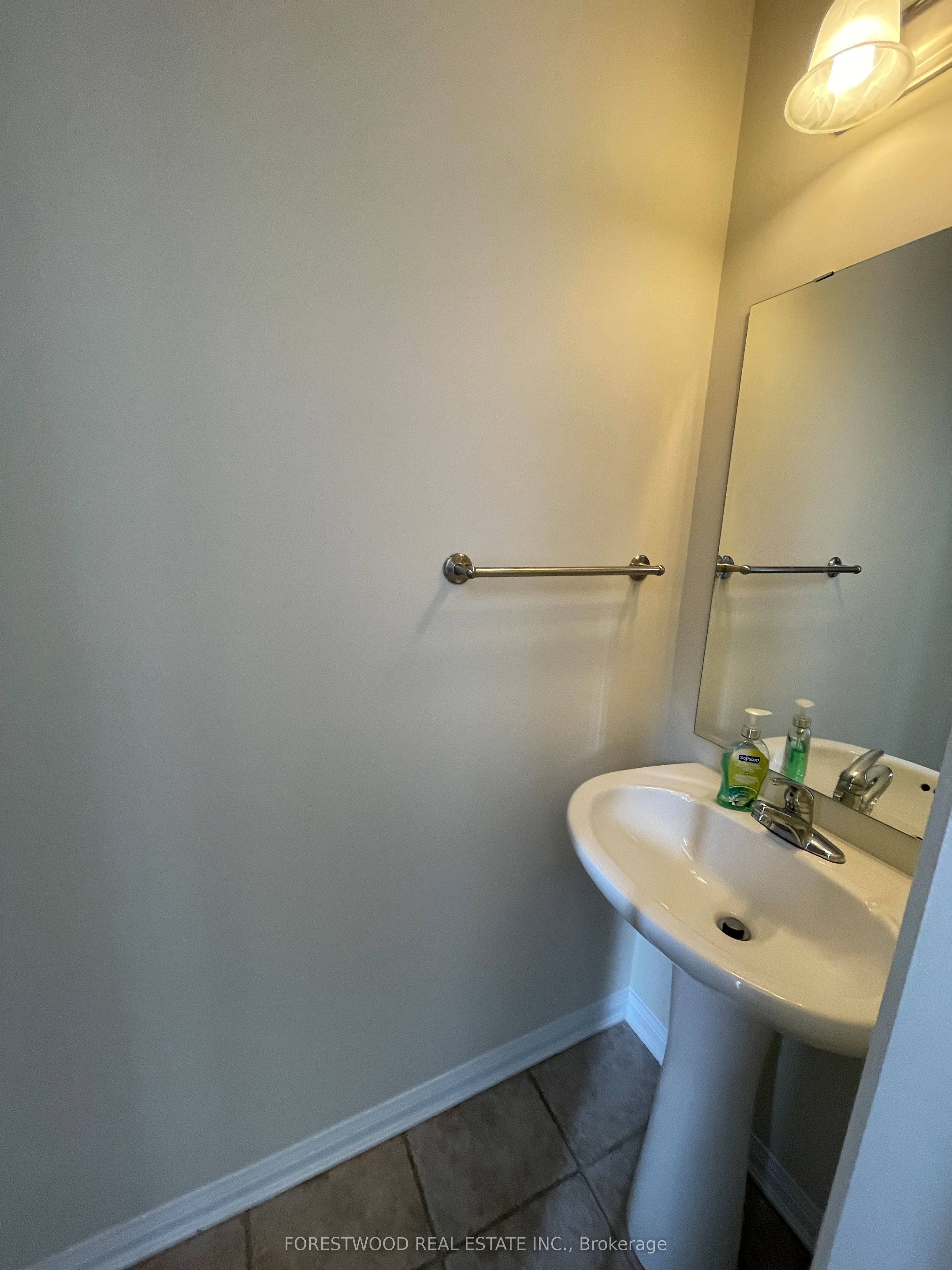 272 Wetenhall Lndg Property Photo 5