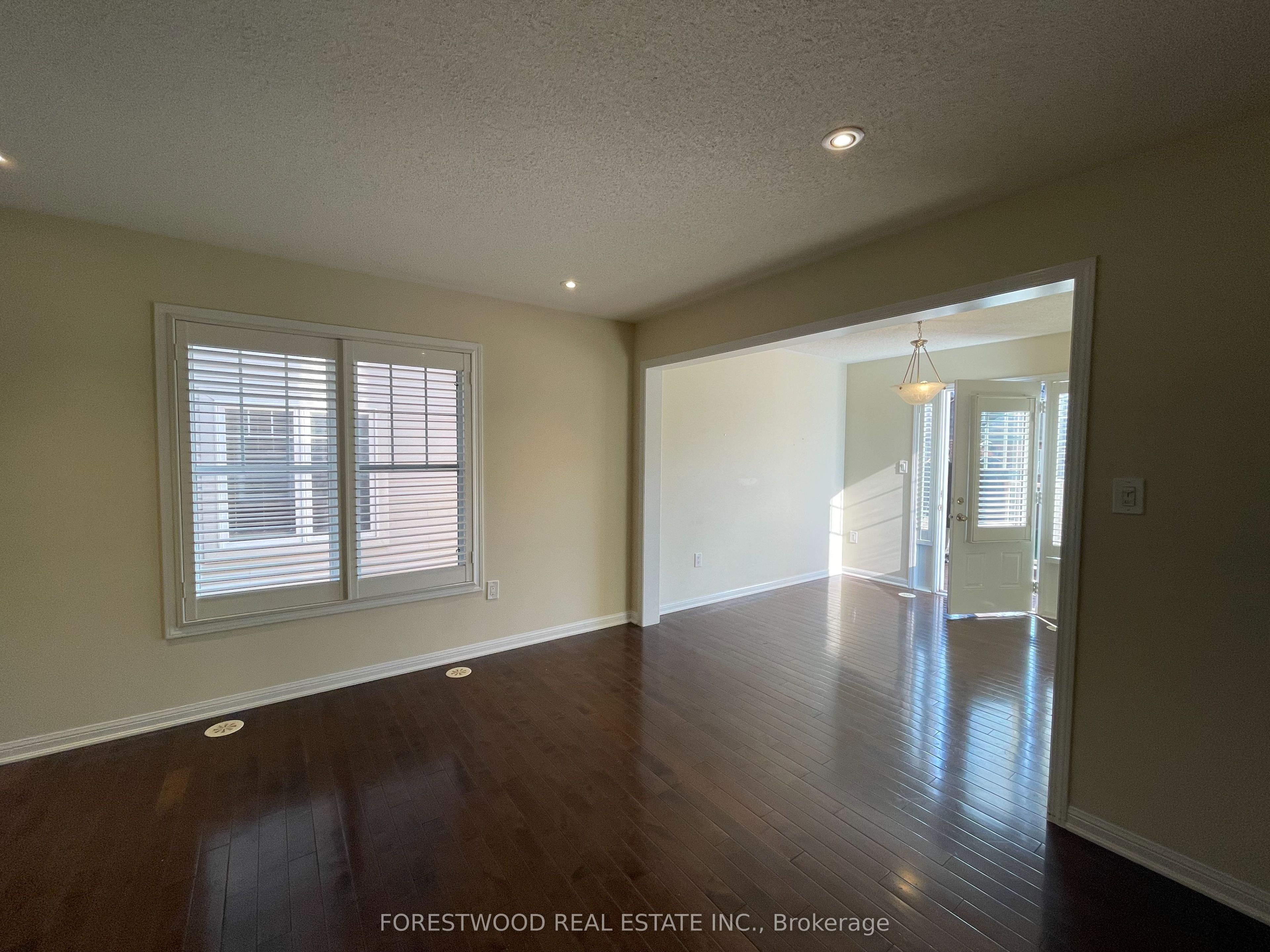 272 Wetenhall Lndg Property Photo 10