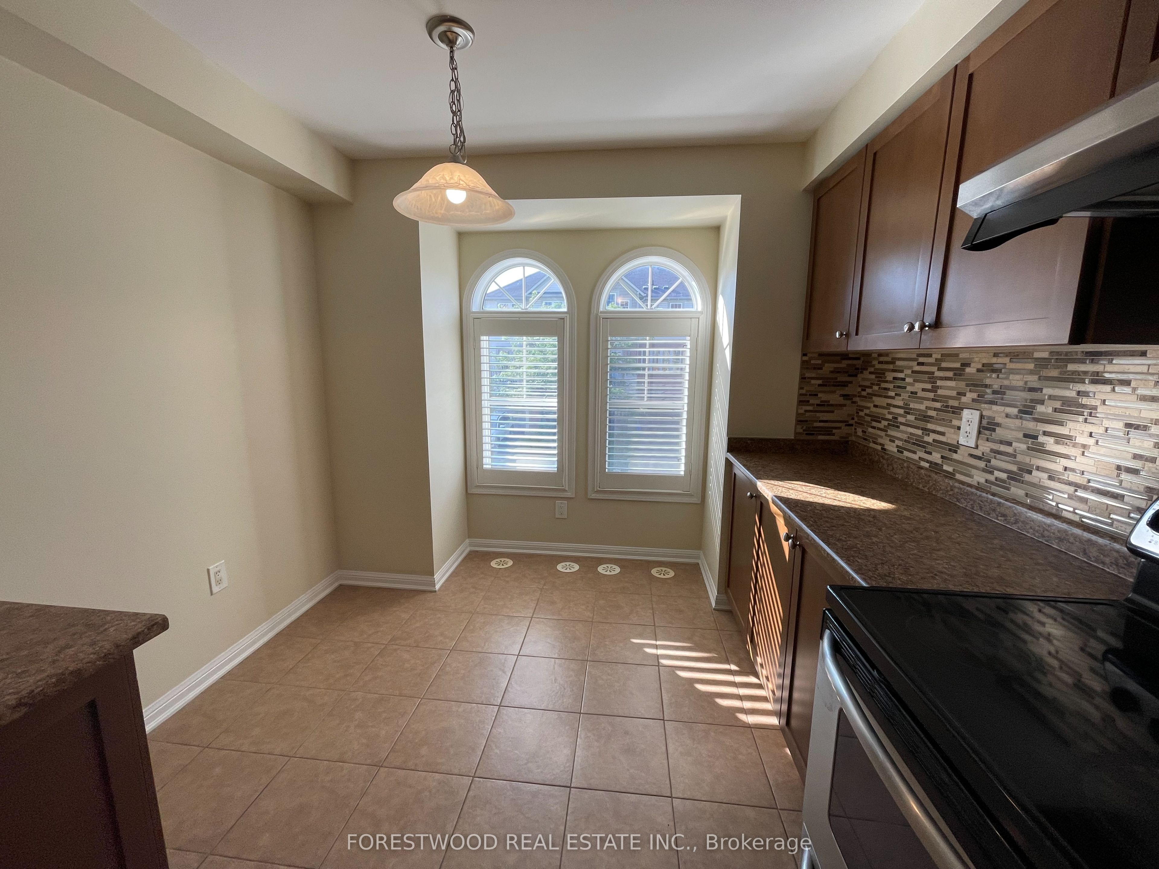 272 Wetenhall Lndg Property Photo 14