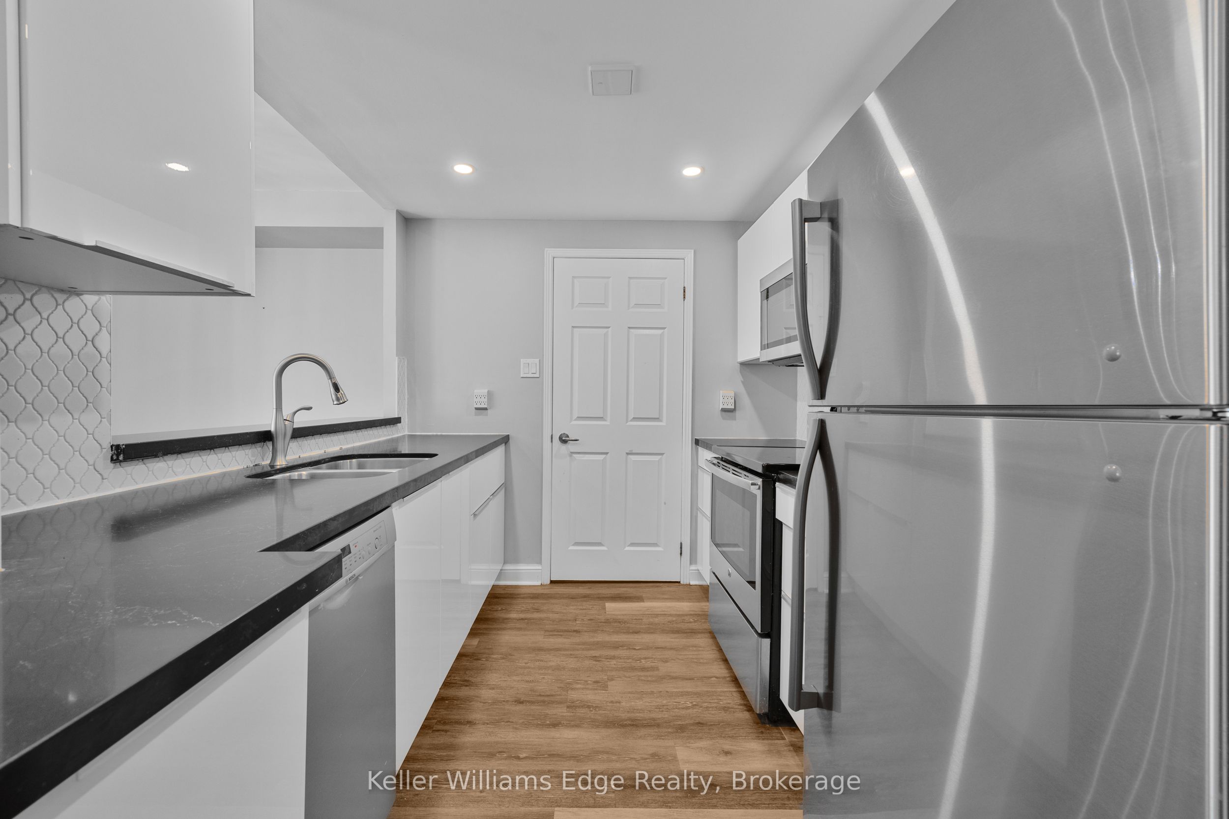 430 Pearl St Property Photo 5