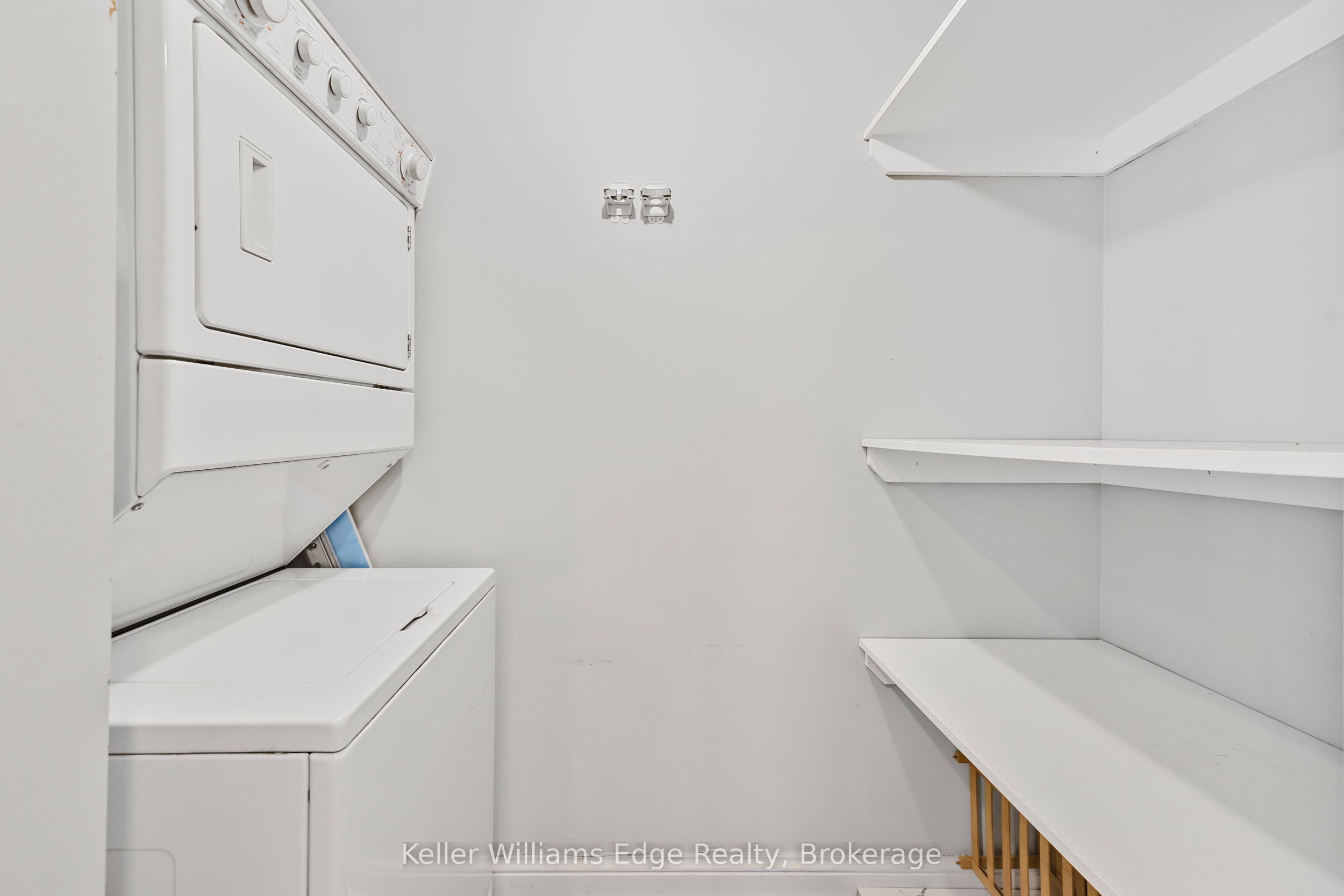 430 Pearl St Property Photo 23