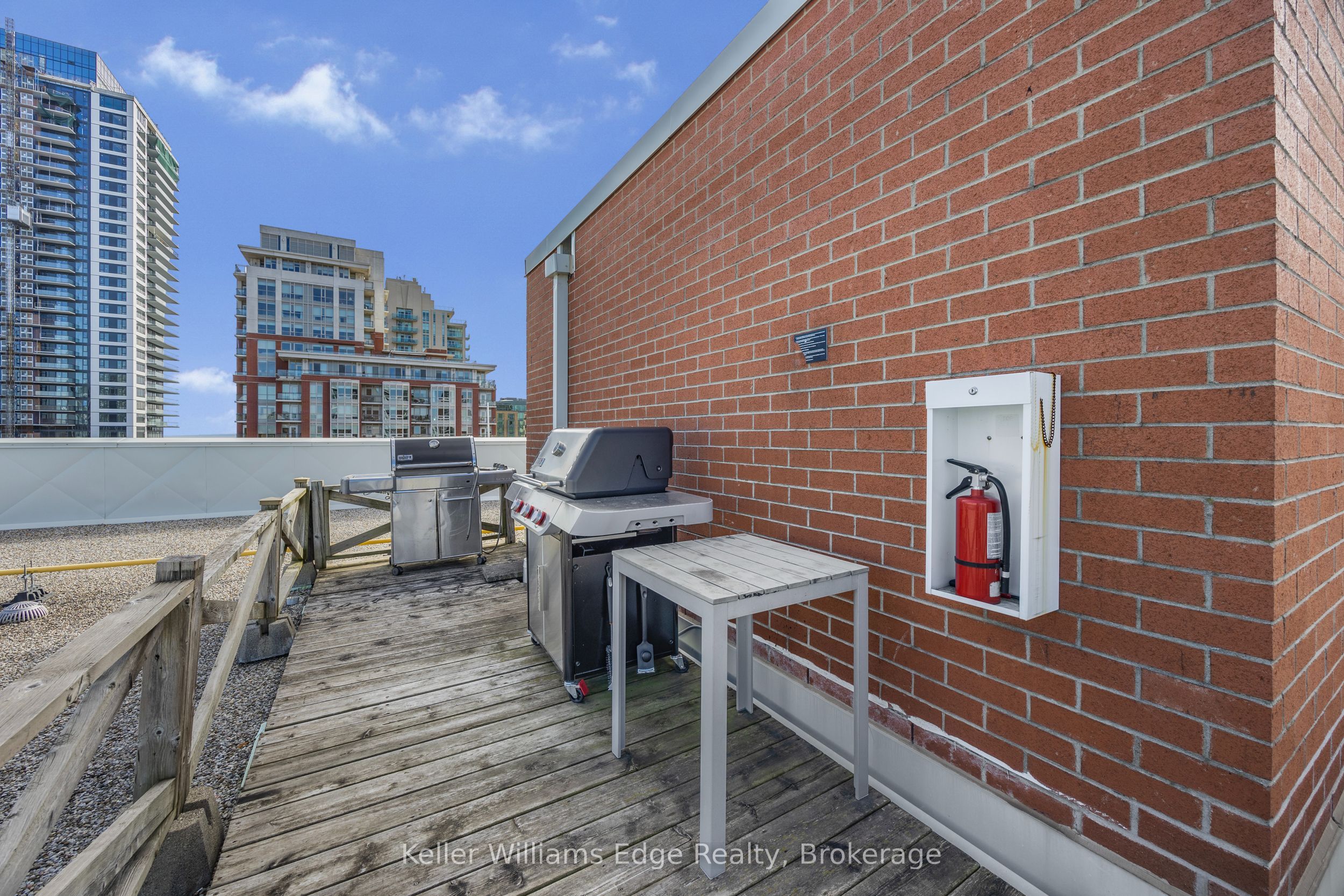 430 Pearl St Property Photo 24