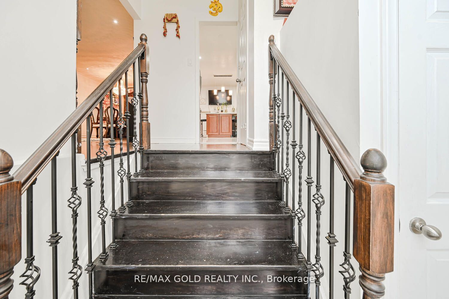 7296 Sigsbee Dr Property Photo 4