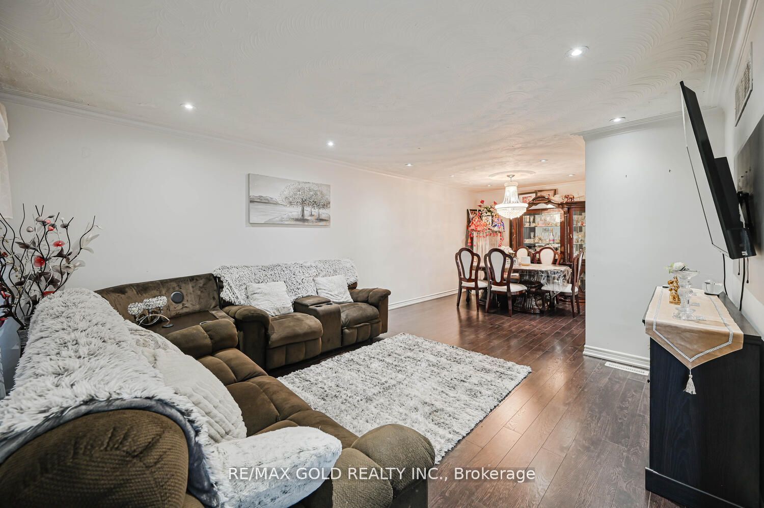 7296 Sigsbee Dr Property Photo 5