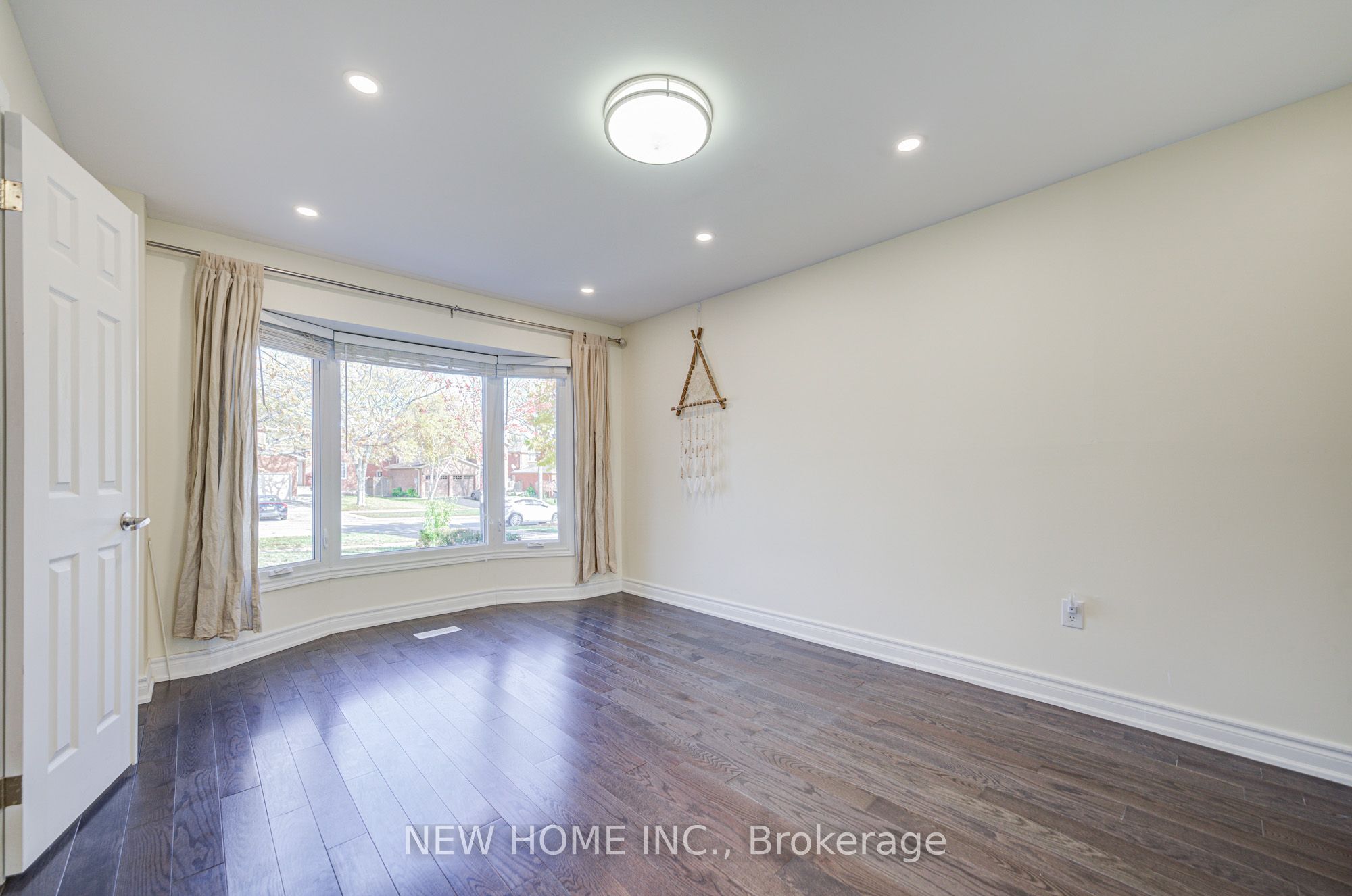 2106 Oakmead Boulevard Property Photo 9