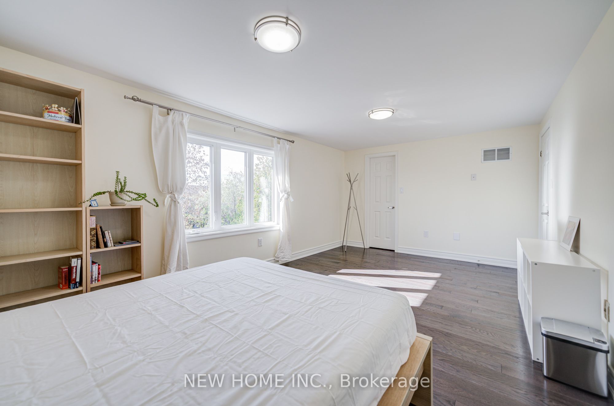 2106 Oakmead Boulevard Property Photo 27