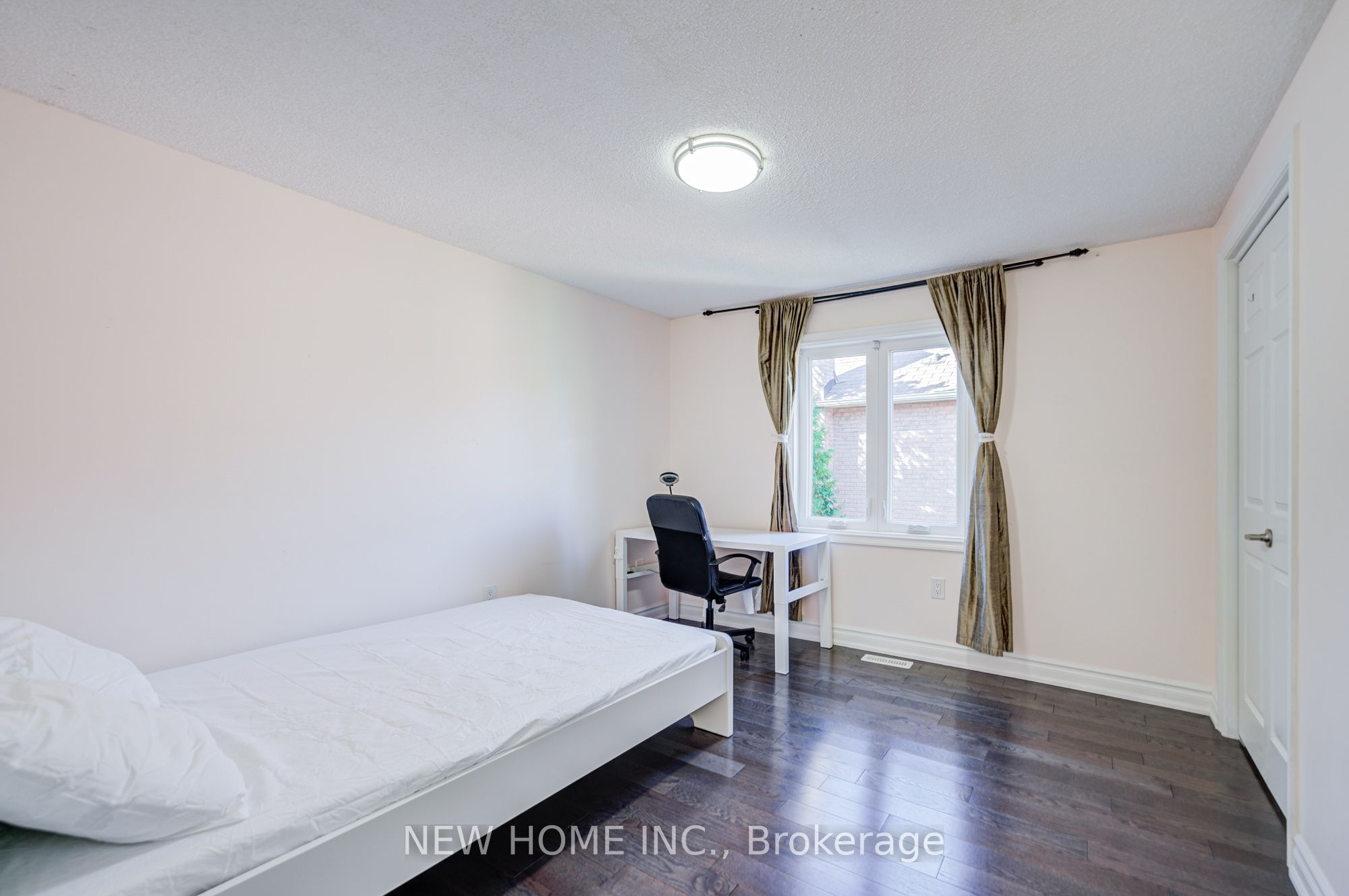 2106 Oakmead Boulevard Property Photo 32