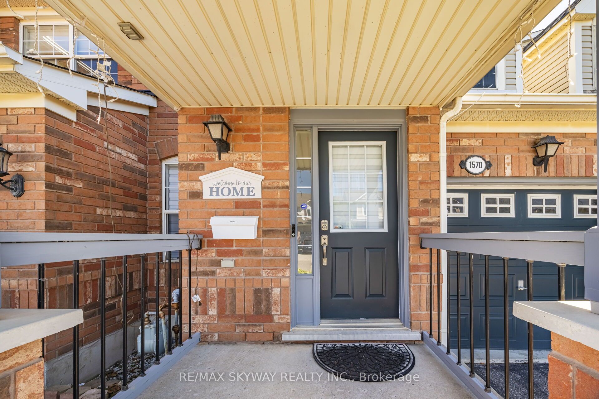 1570 Cartwright Cres Property Photo 8