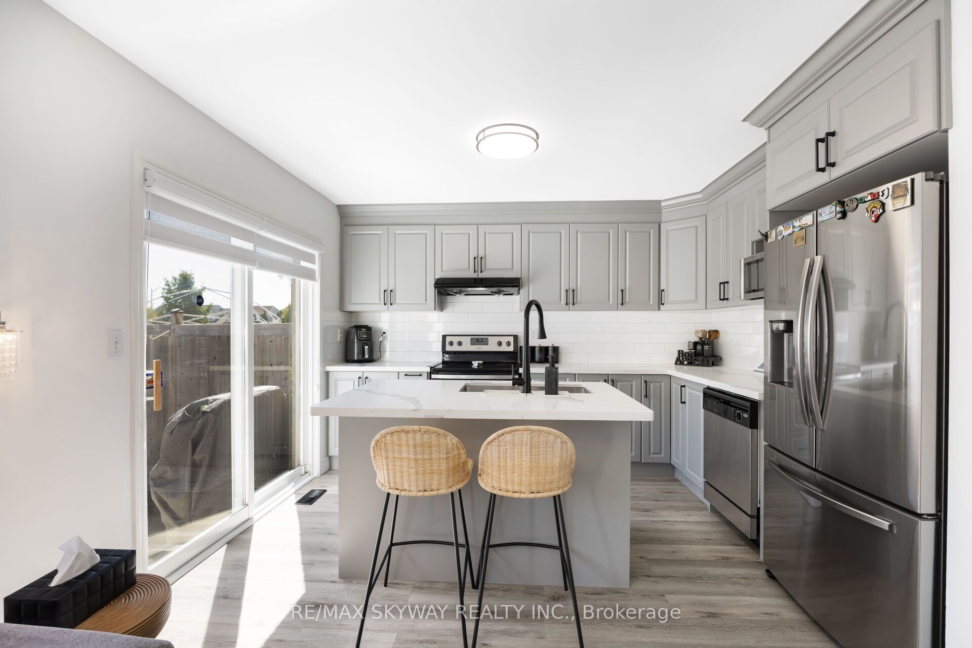 1570 Cartwright Cres Property Photo 18