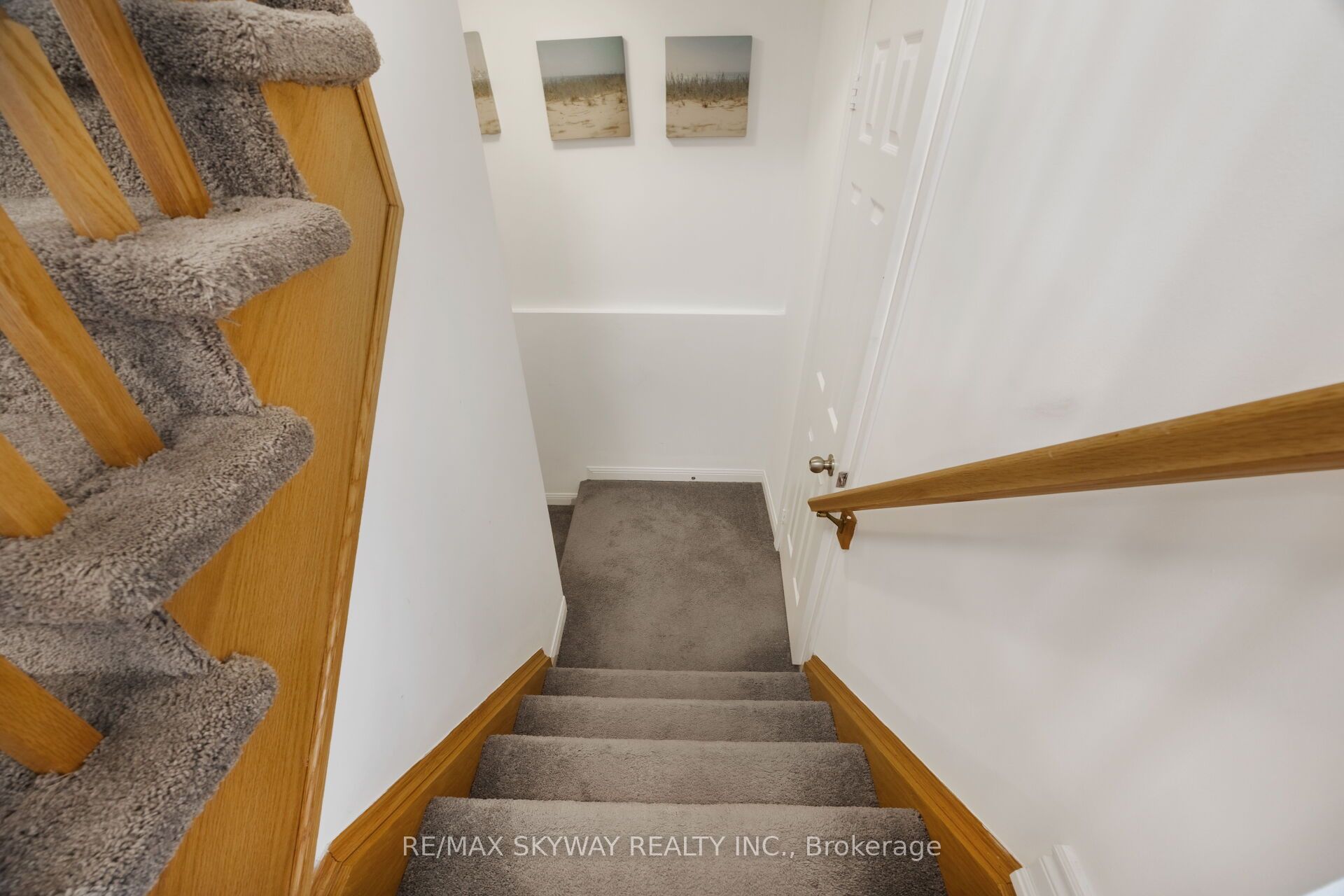 1570 Cartwright Cres Property Photo 40