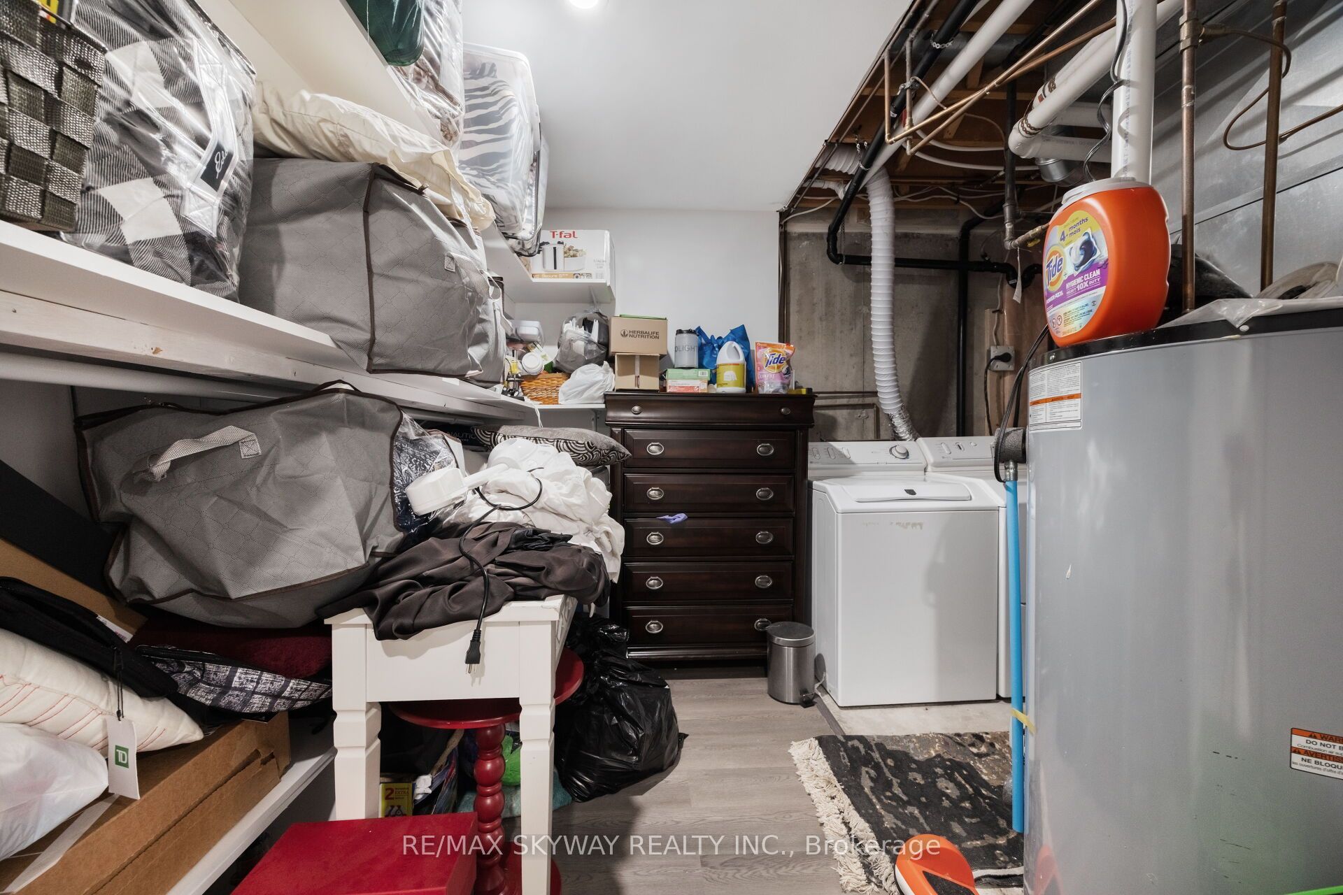 1570 Cartwright Cres Property Photo 44