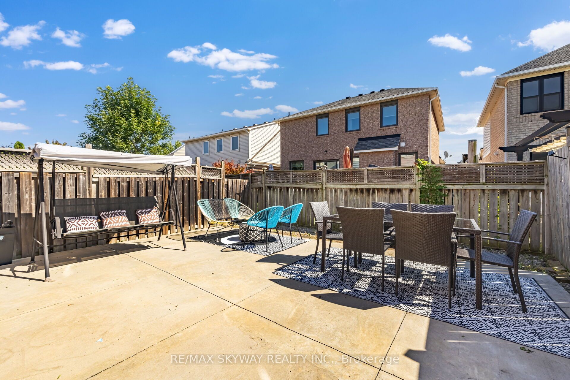 1570 Cartwright Cres Property Photo 46