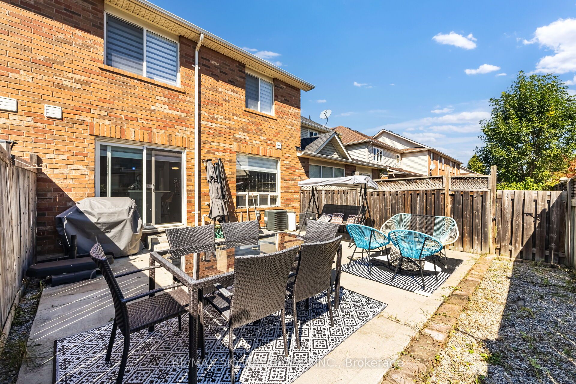 1570 Cartwright Cres Property Photo 48