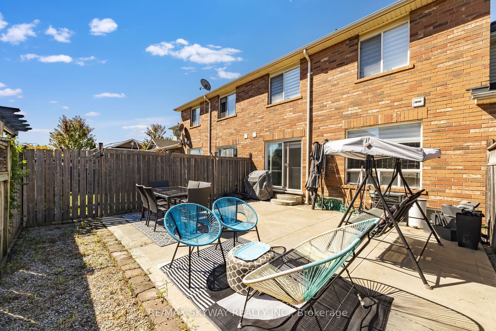 1570 Cartwright Cres Property Photo 49