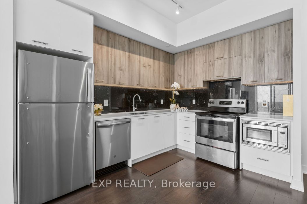 180 Veterans Dr Property Photo 10