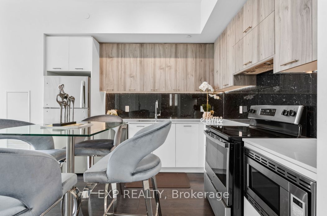 180 Veterans Dr Property Photo 11