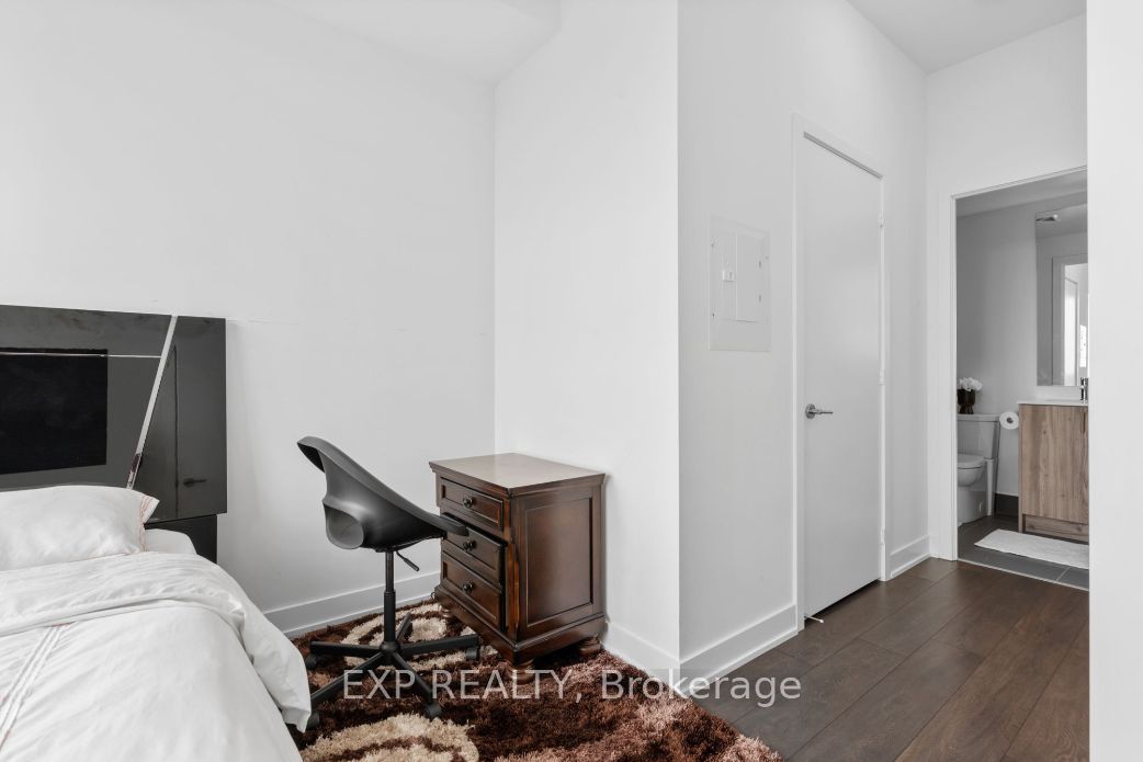 180 Veterans Dr Property Photo 18