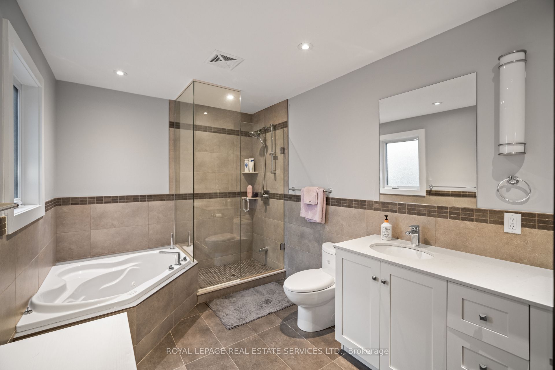 3 Friars Lane Property Photo 29