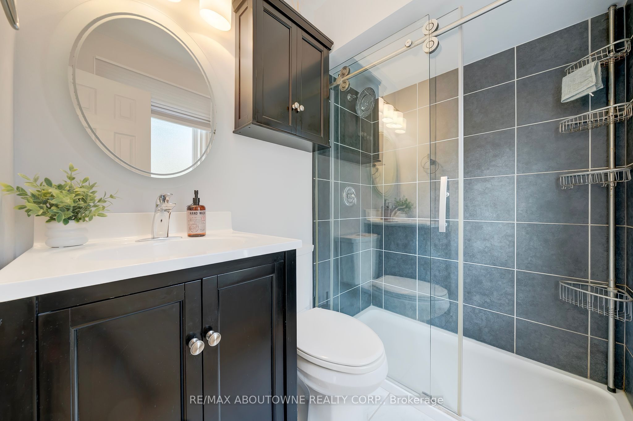 5475 Lakeshore Road 29 Property Photo 15