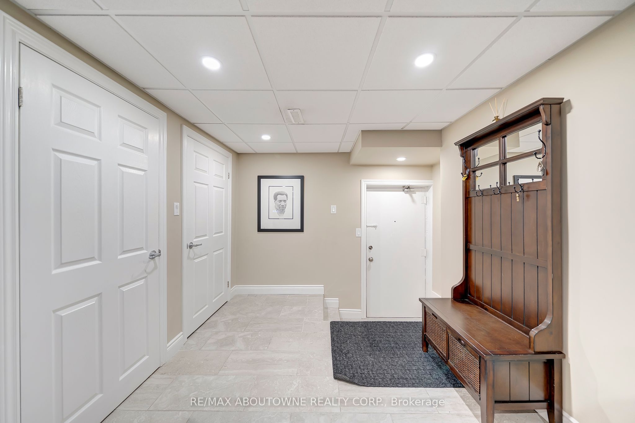 5475 Lakeshore Road 29 Property Photo 22