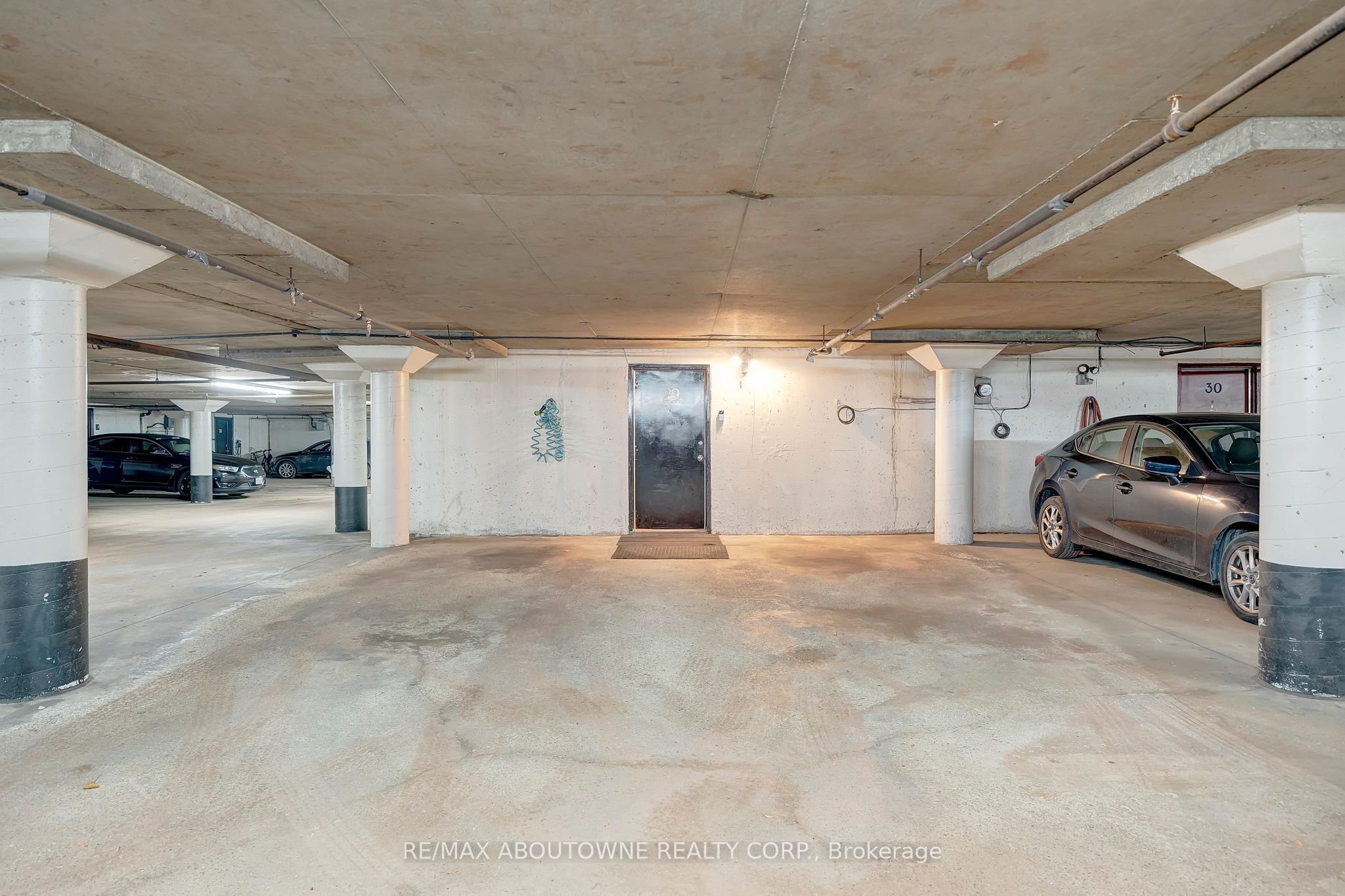 5475 Lakeshore Road 29 Property Photo 23