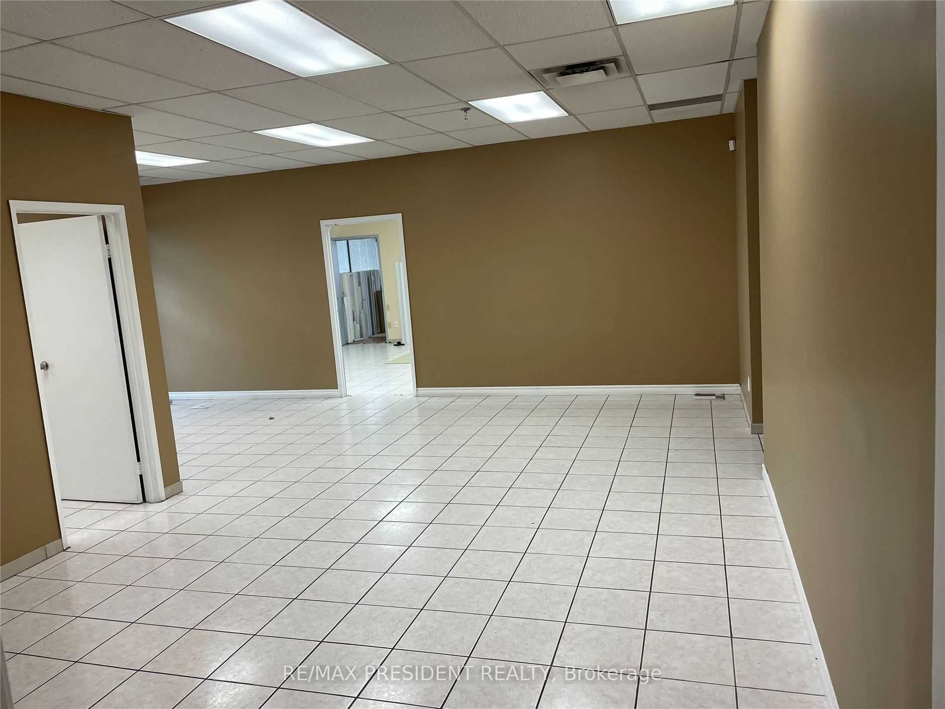 7175 Tranmere Dr Property Photo 4