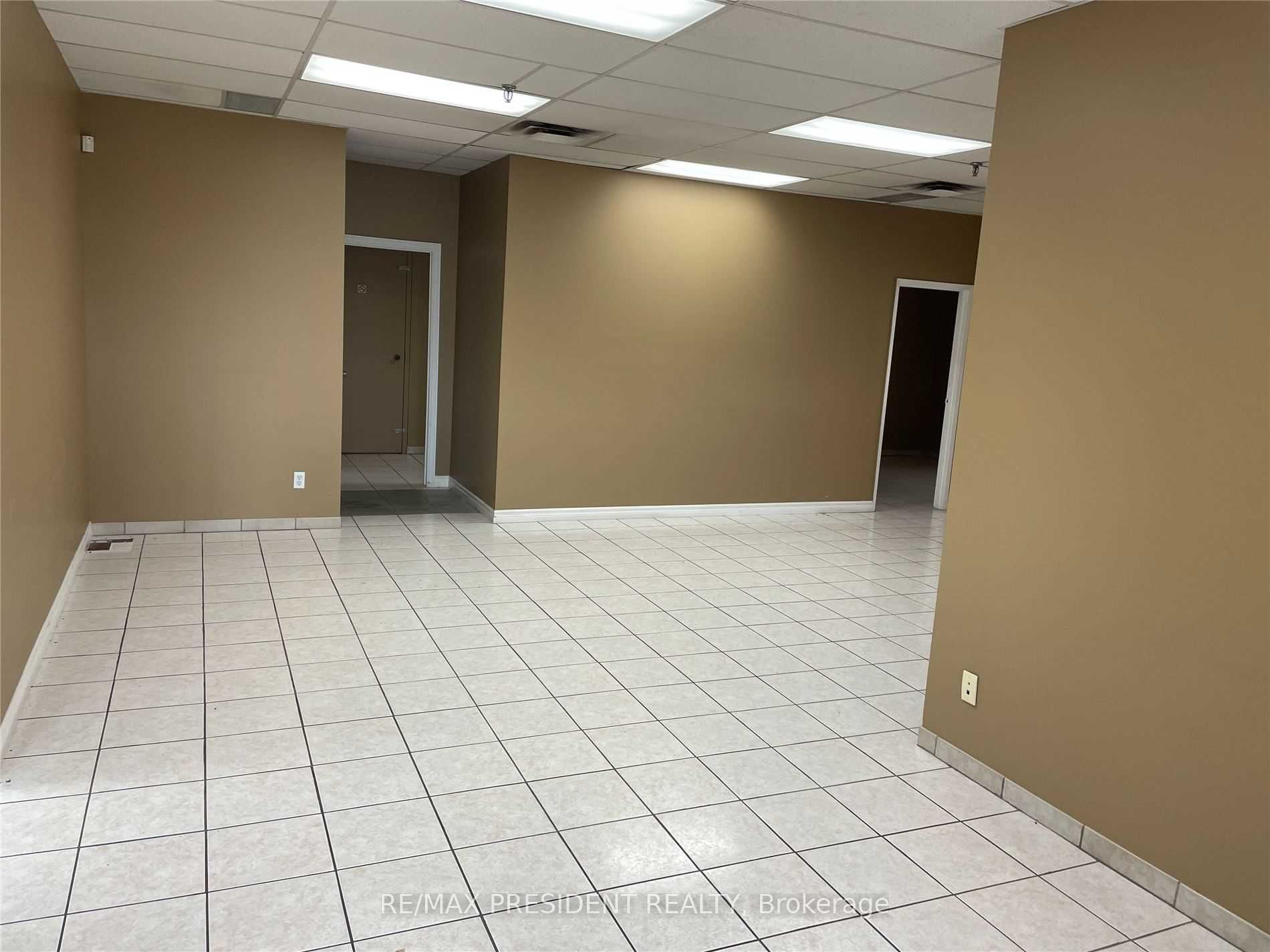 7175 Tranmere Dr Property Photo 6