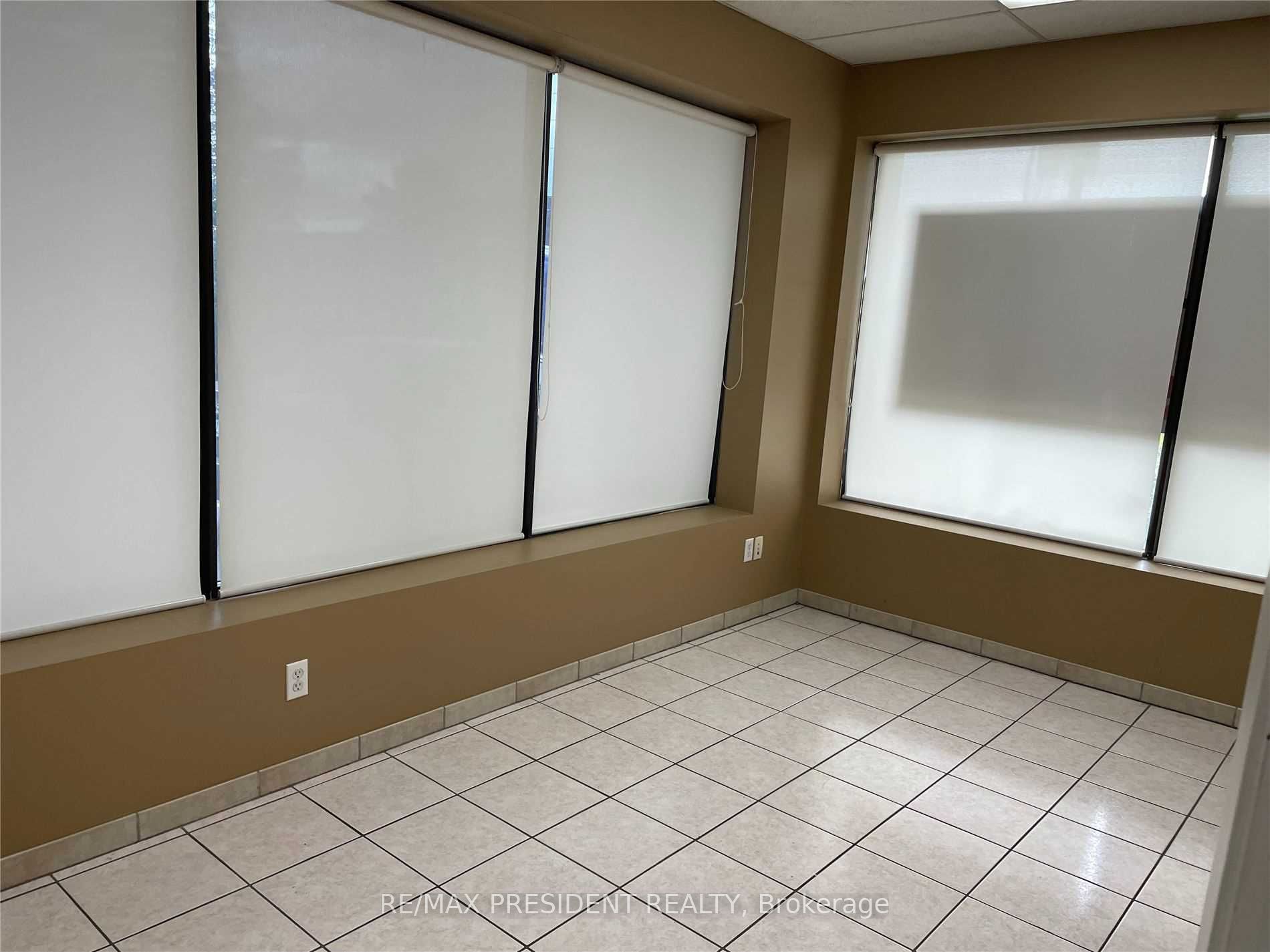 7175 Tranmere Dr Property Photo 8