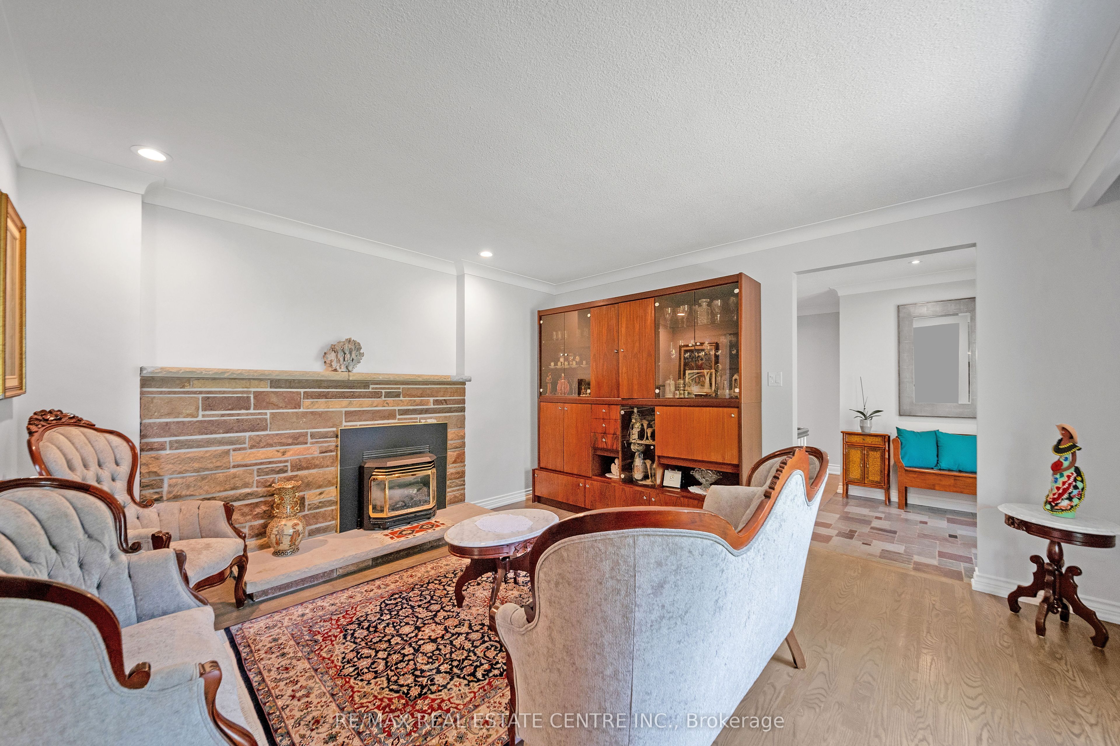 8438 9 Line Property Photo 7