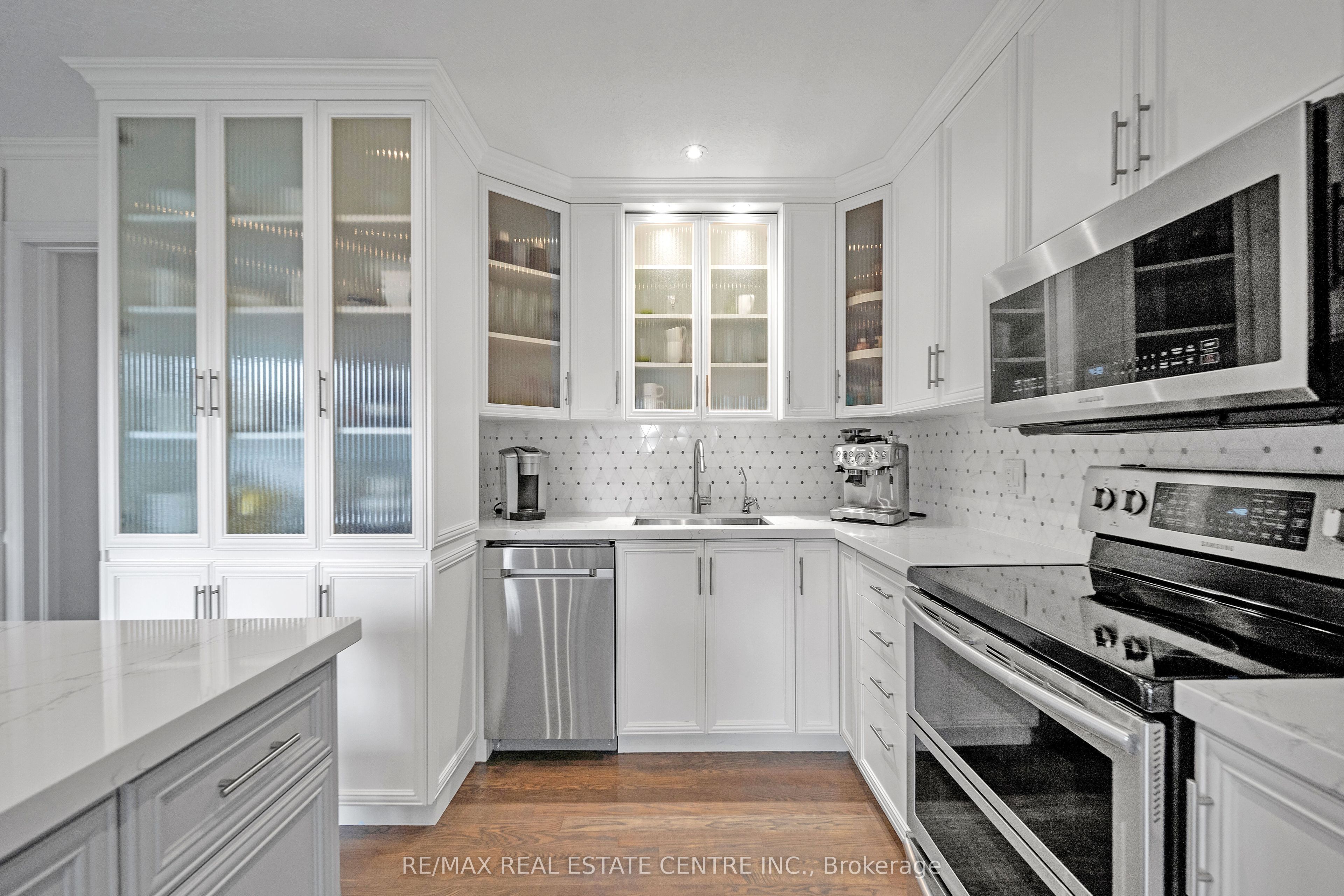 8438 9 Line Property Photo 11