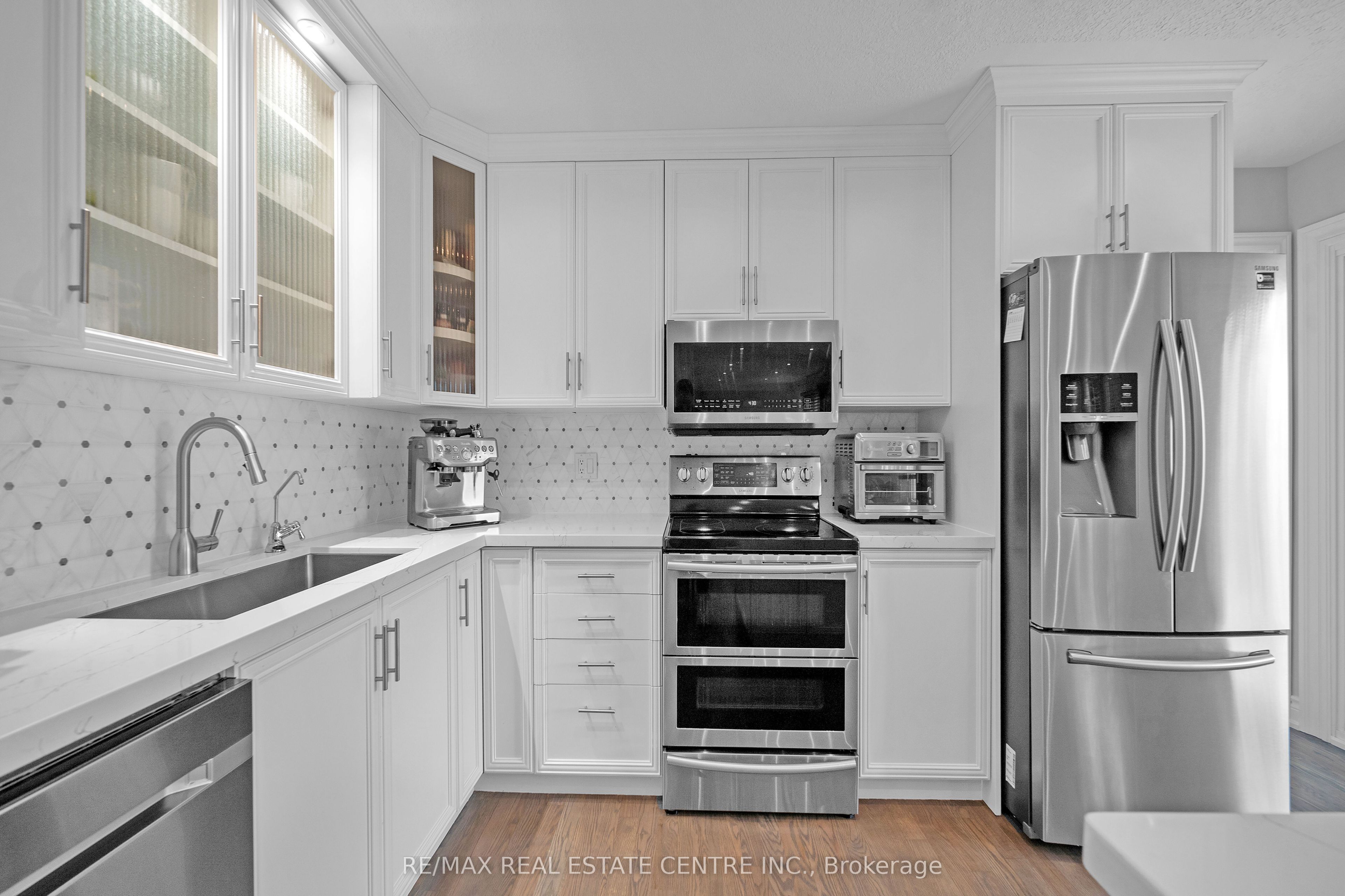 8438 9 Line Property Photo 12