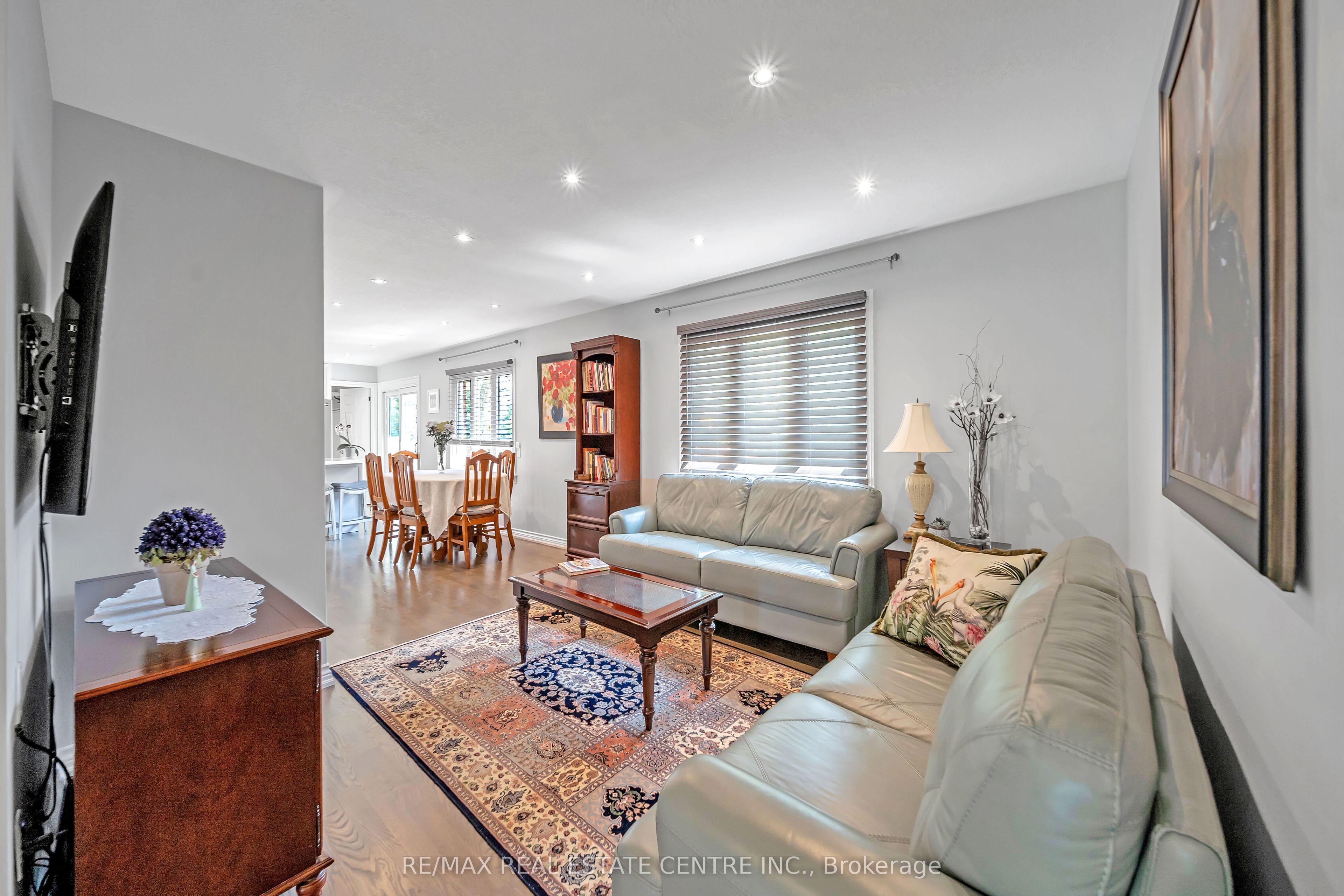 8438 9 Line Property Photo 17