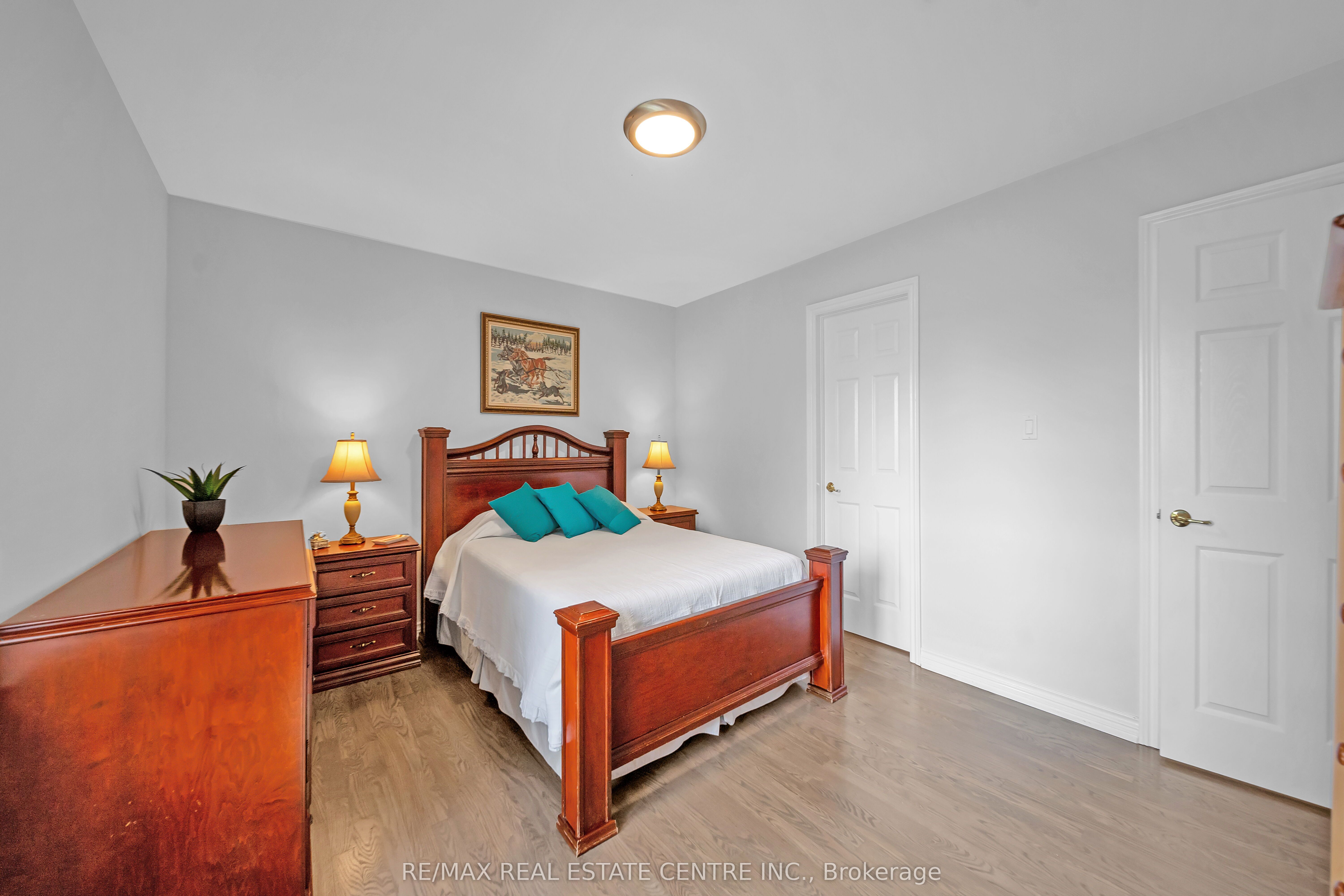 8438 9 Line Property Photo 19