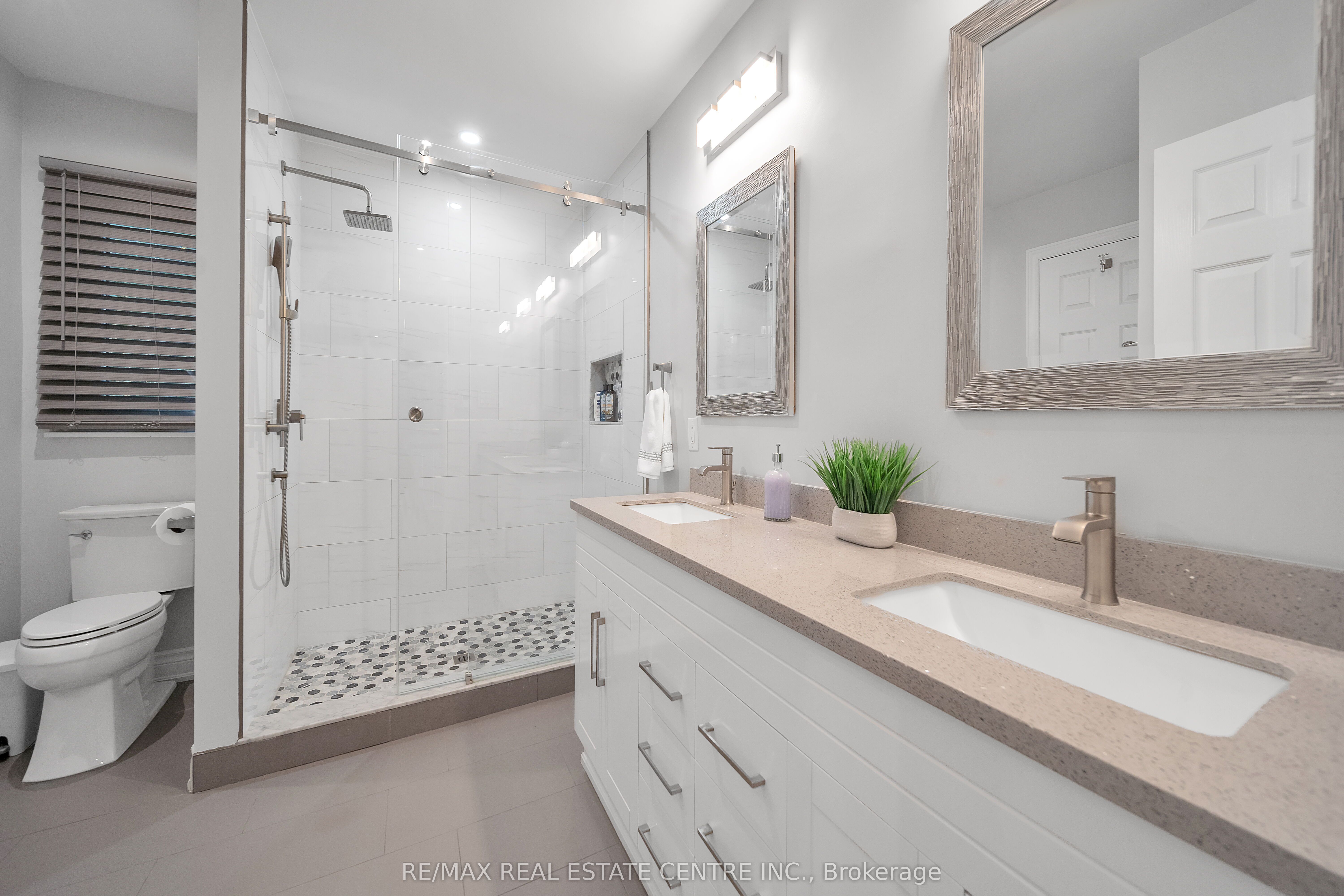 8438 9 Line Property Photo 22