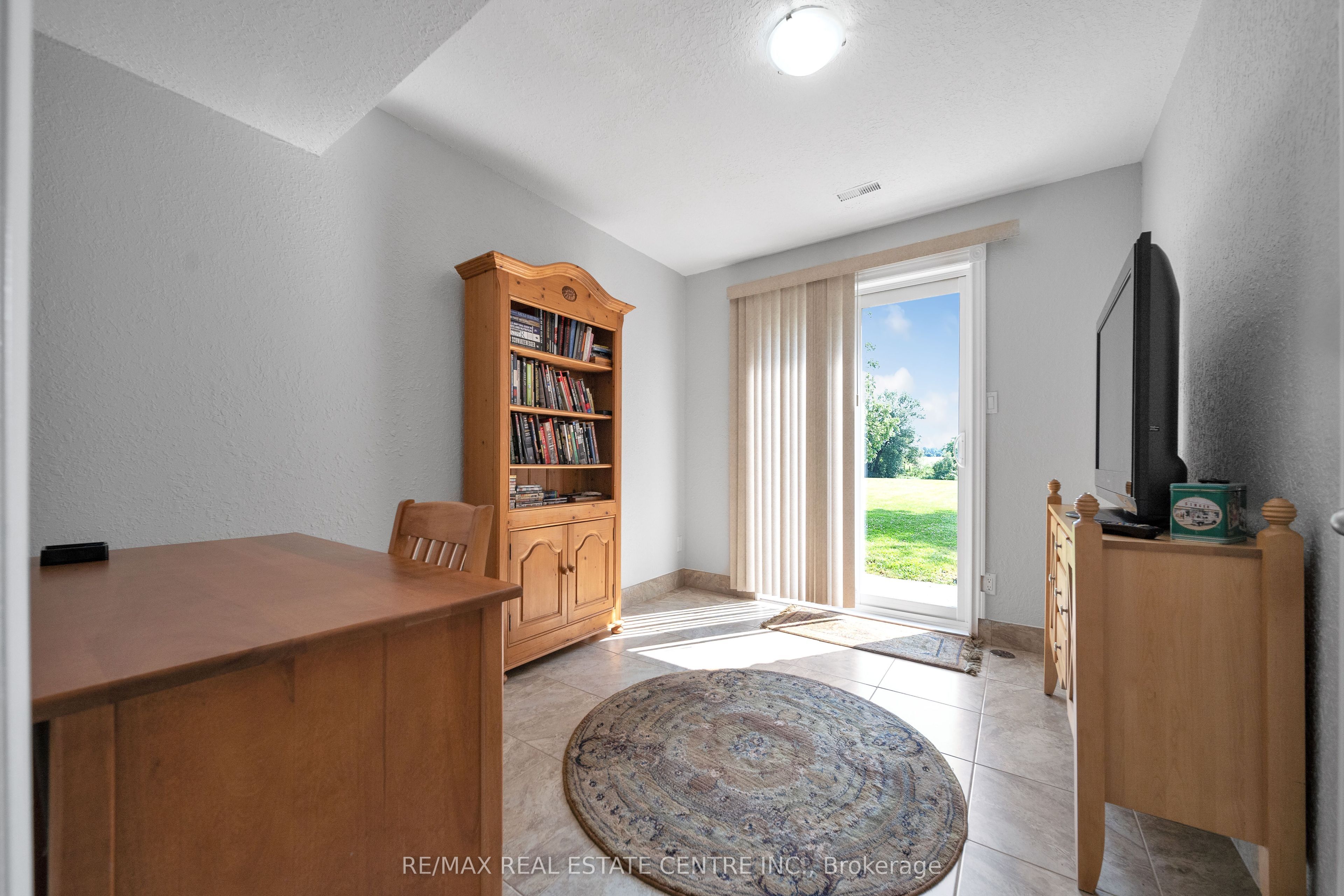 8438 9 Line Property Photo 29