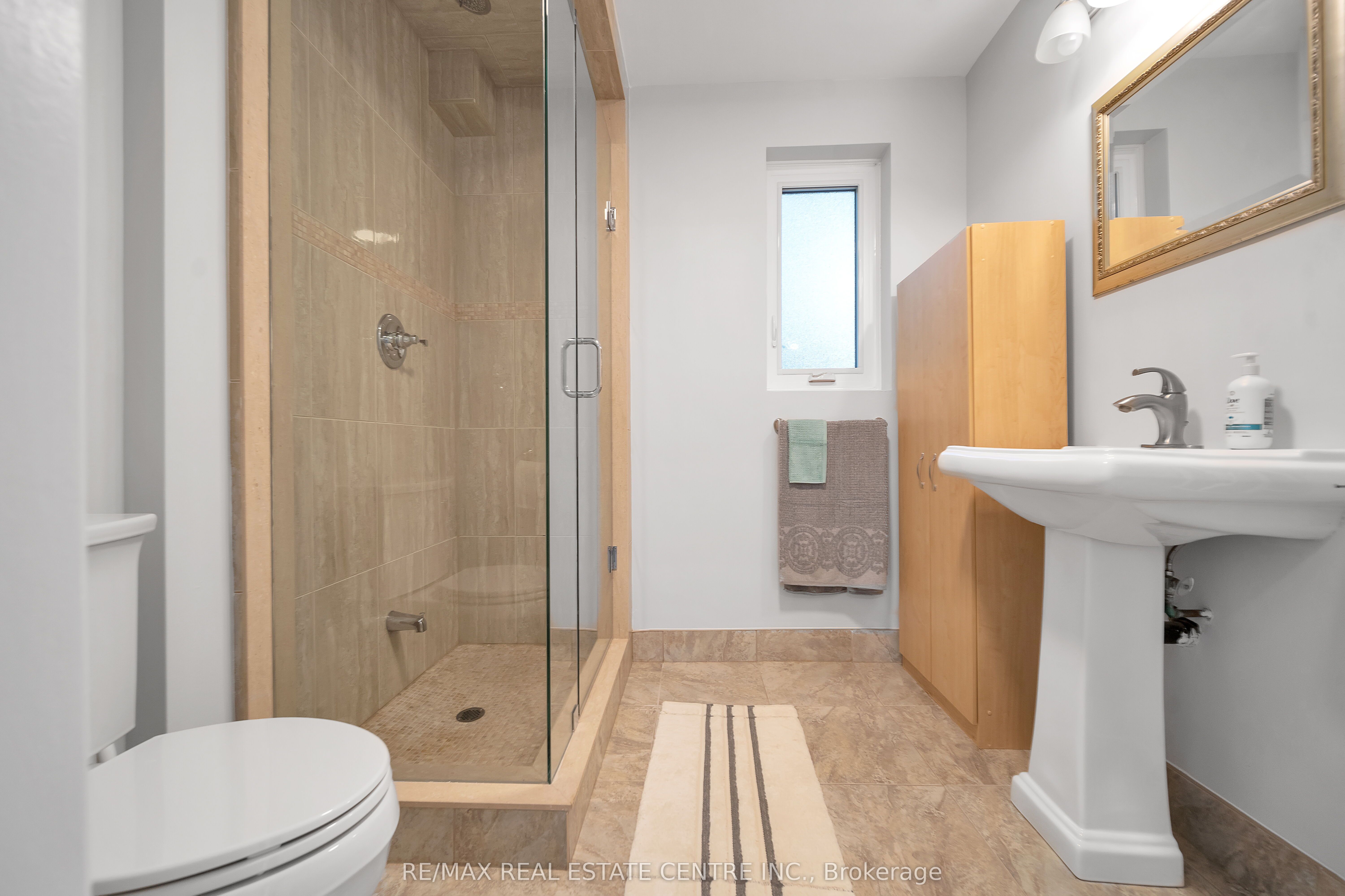 8438 9 Line Property Photo 31