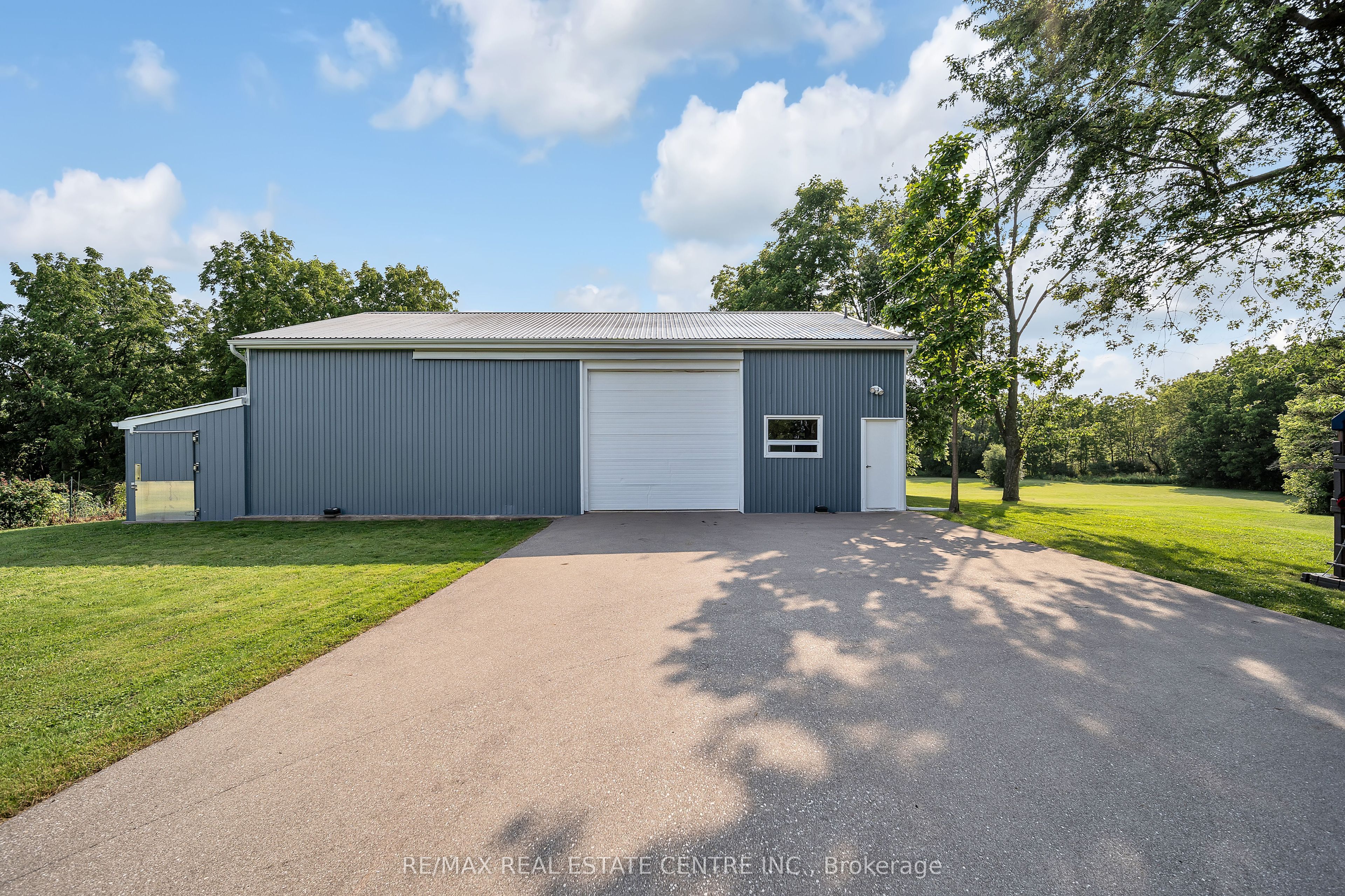 8438 9 Line Property Photo 41