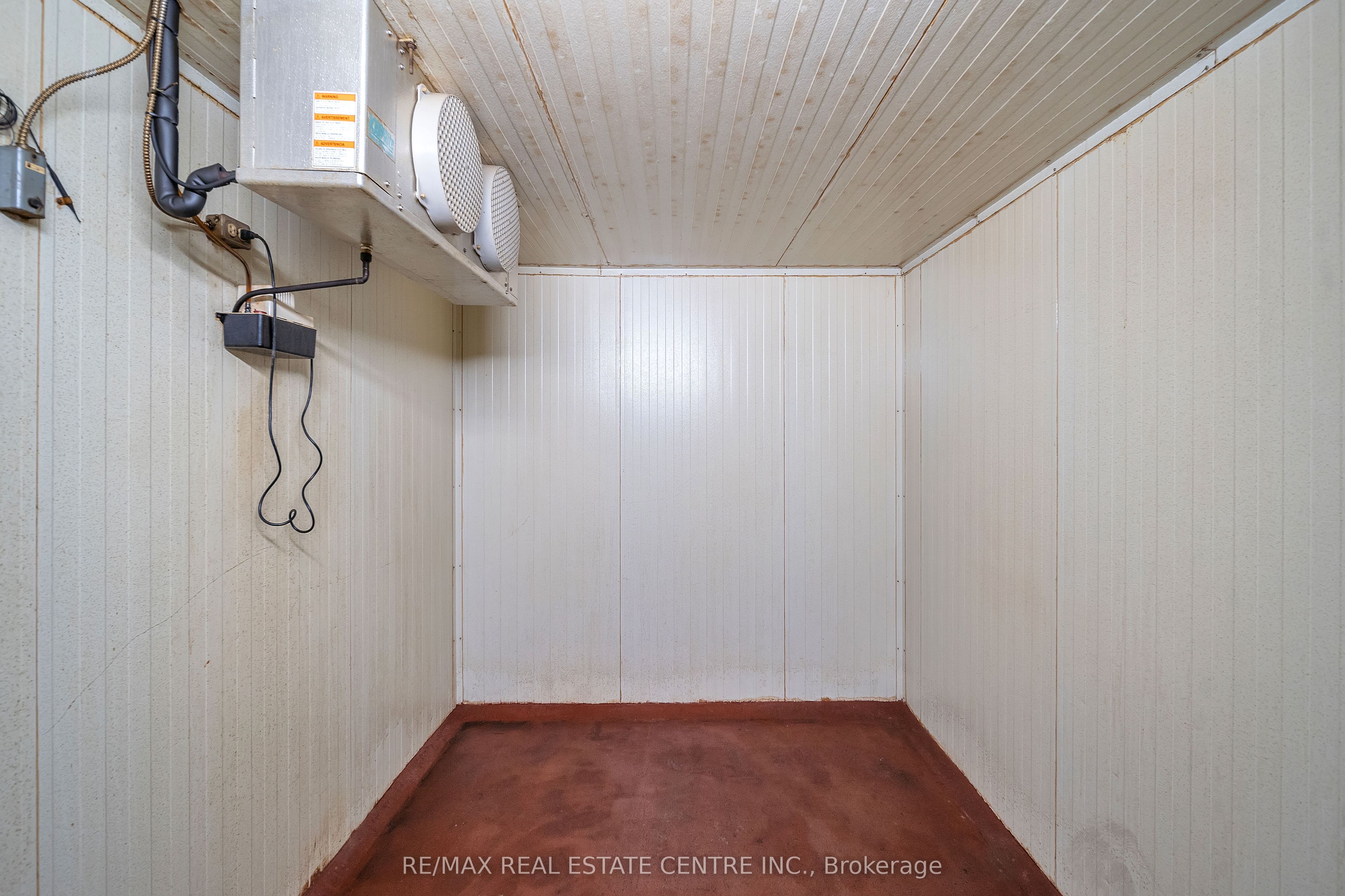 8438 9 Line Property Photo 45