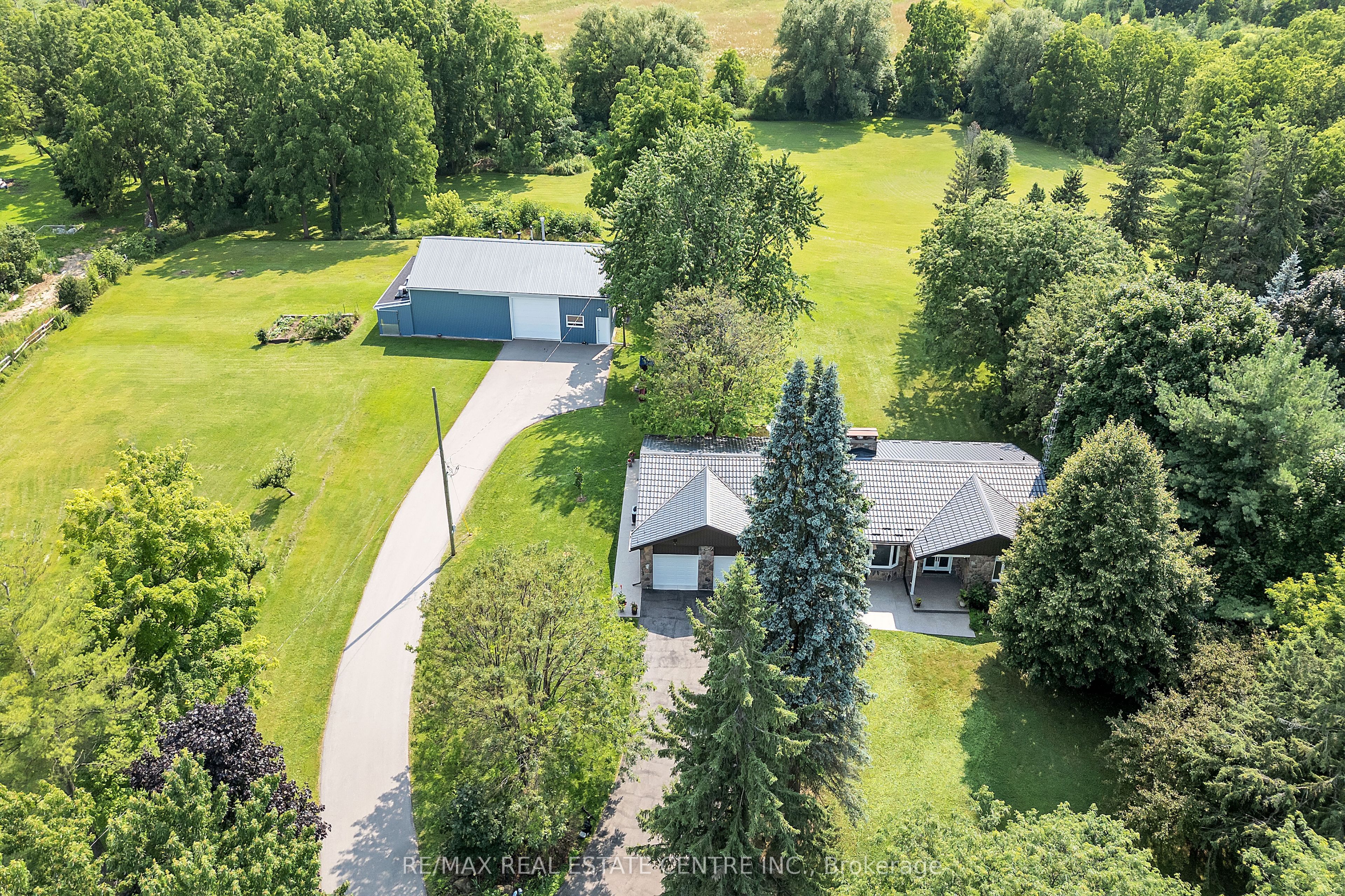 8438 9 Line Property Photo 47