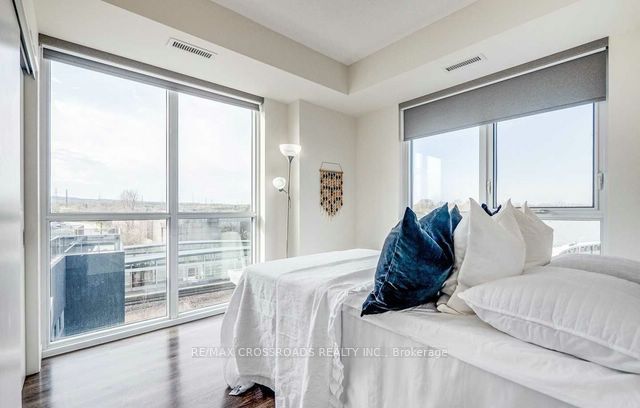 2093 Fairview St Property Photo 15