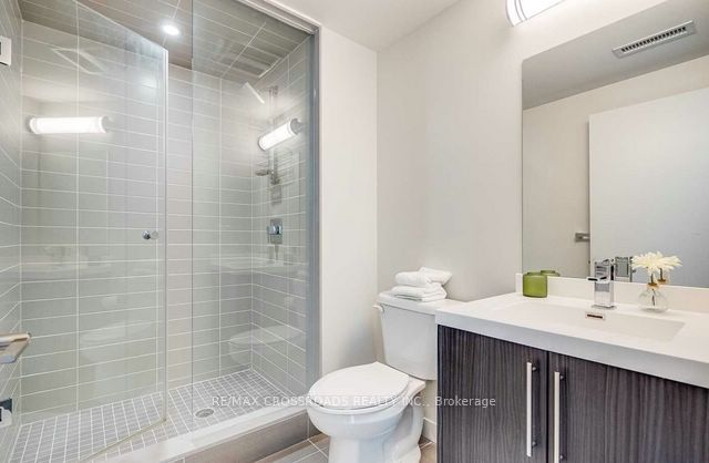 2093 Fairview St Property Photo 18