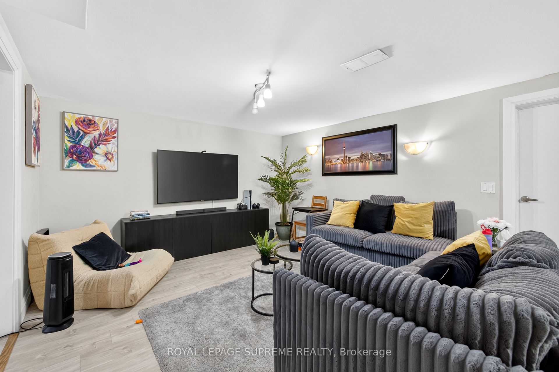 50 Wheelwright Crescent Property Photo 17