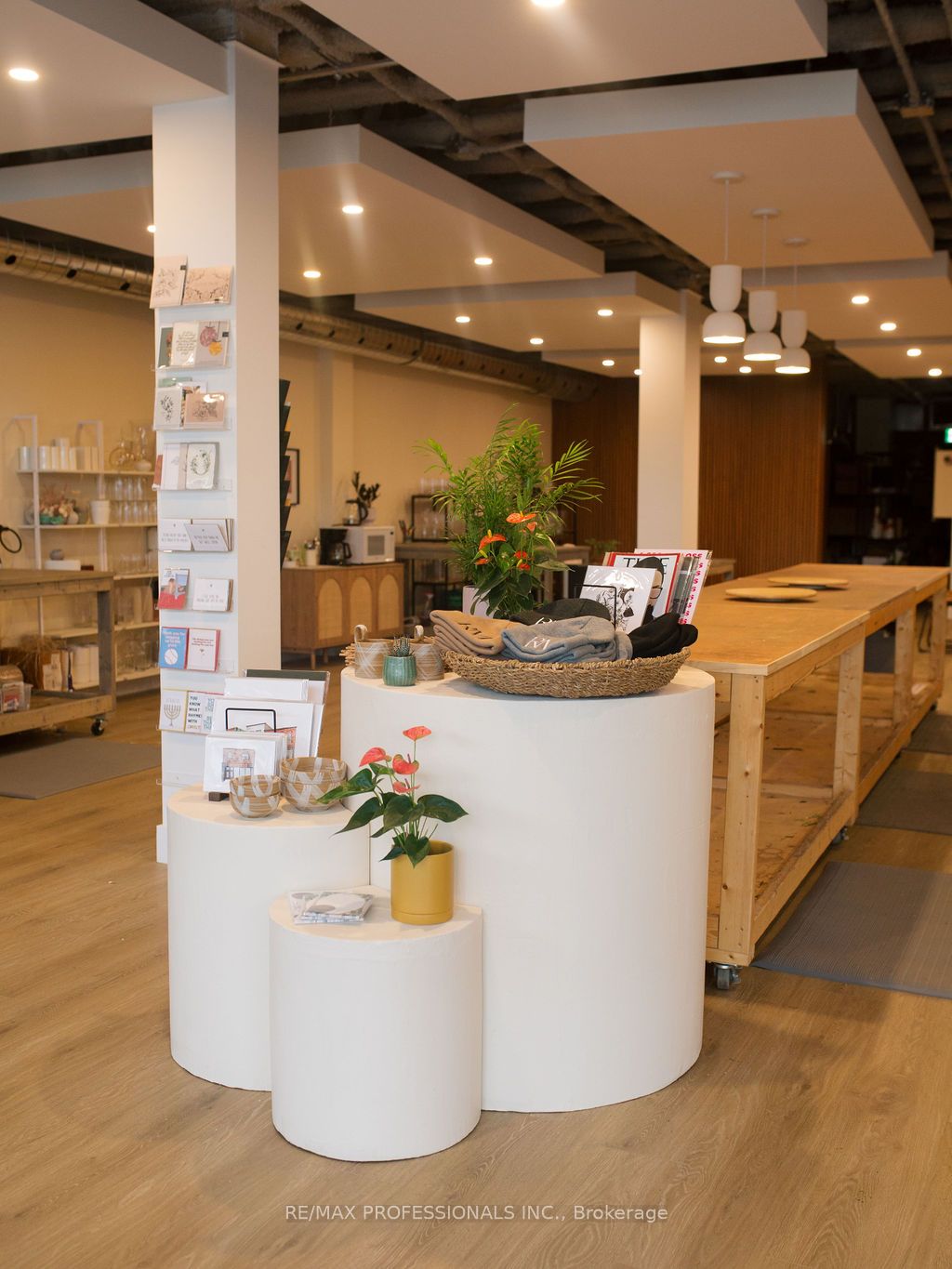 3261 Dundas Street W 1 Property Photo 3