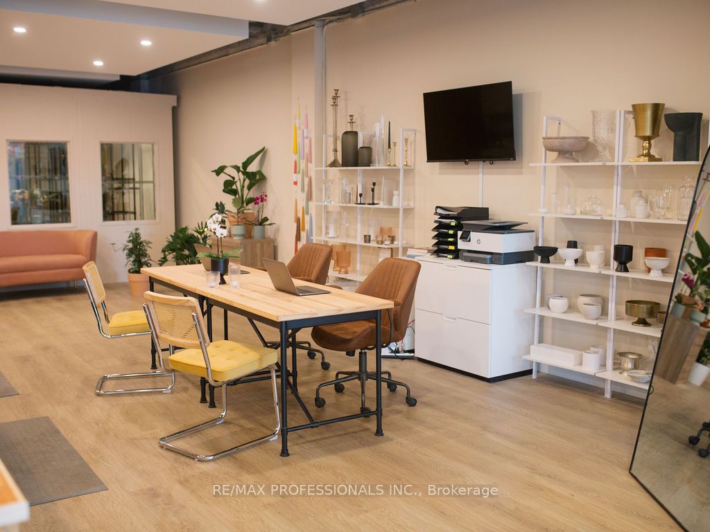 3261 Dundas Street W 1 Property Photo 4