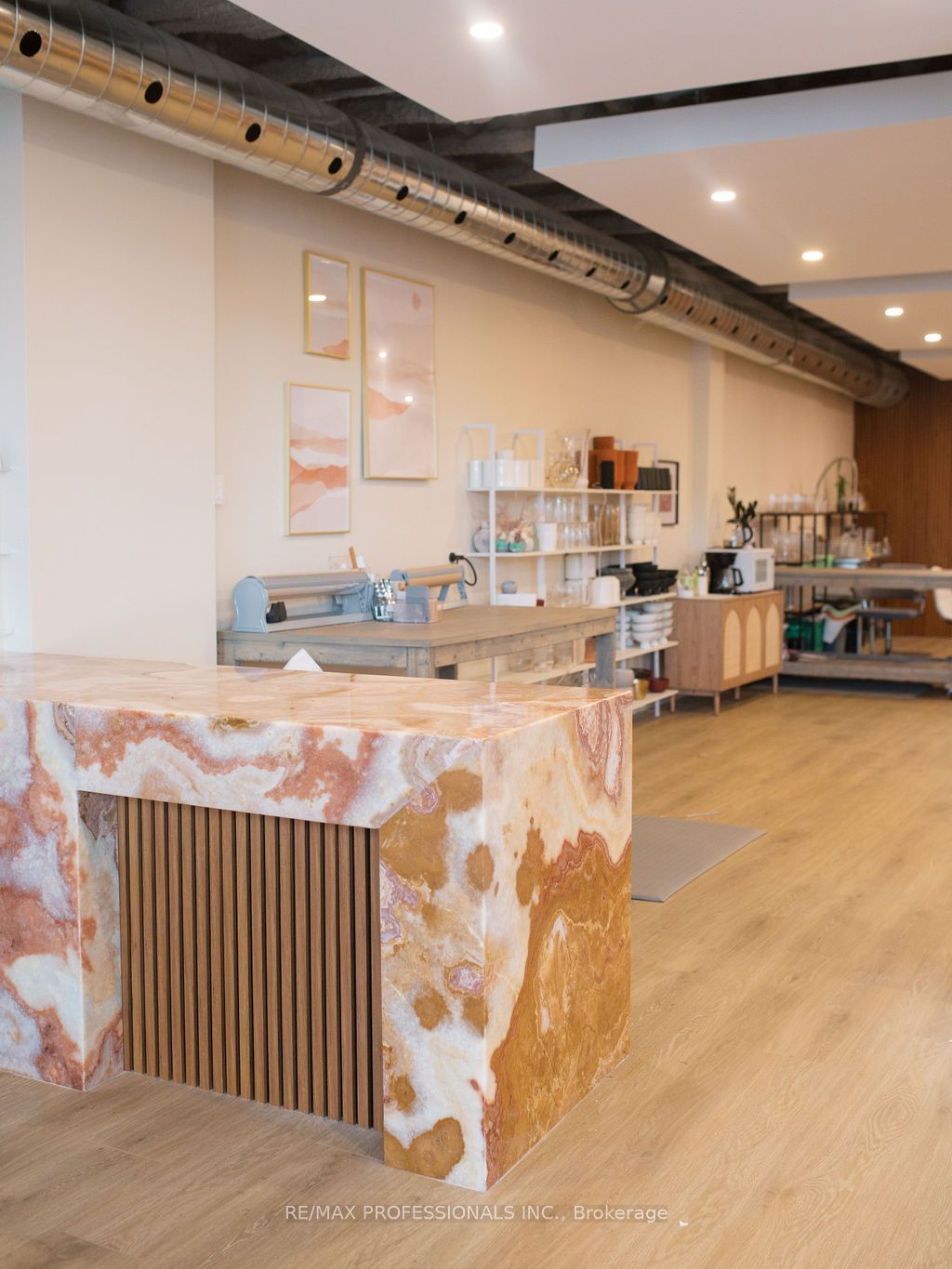 3261 Dundas Street W 1 Property Photo 5