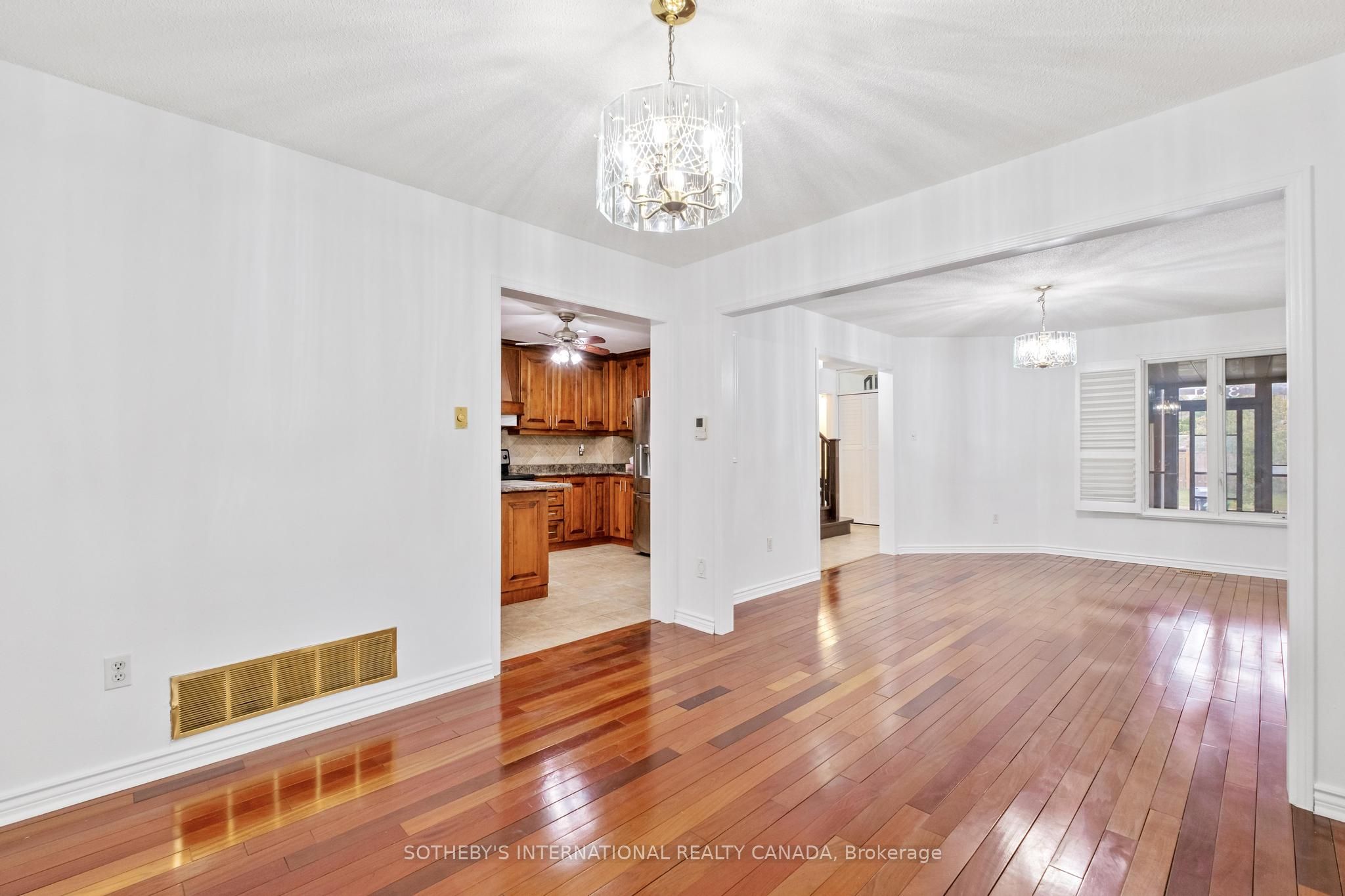 3631 Cherrington Cres Property Photo 7