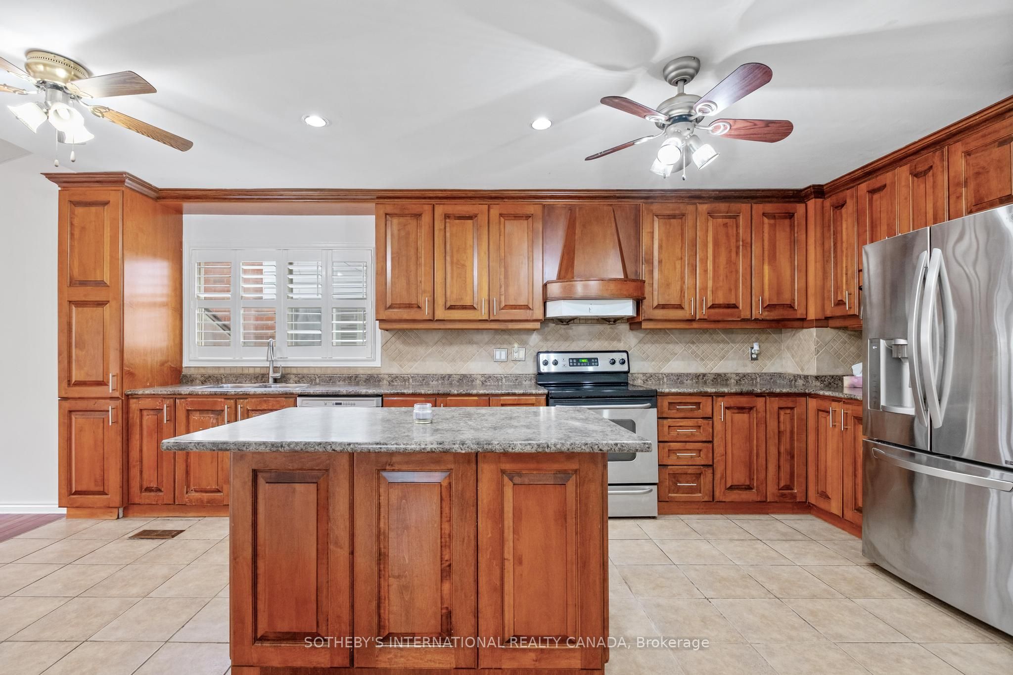 3631 Cherrington Cres Property Photo 8